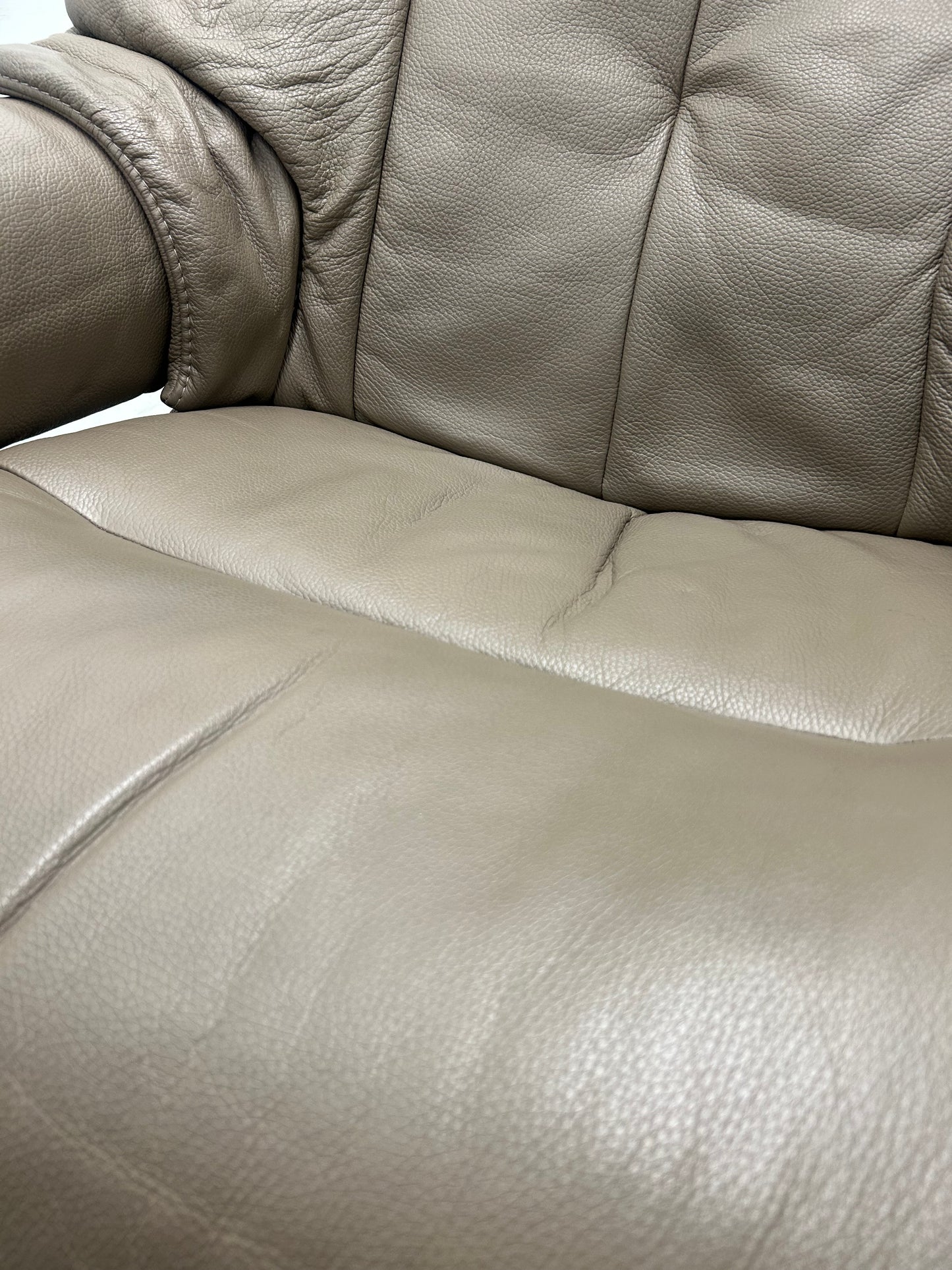 Himolla Chester Leather Recliner Chair With Integrated Footrest Large Size 2019 Pre-Loved