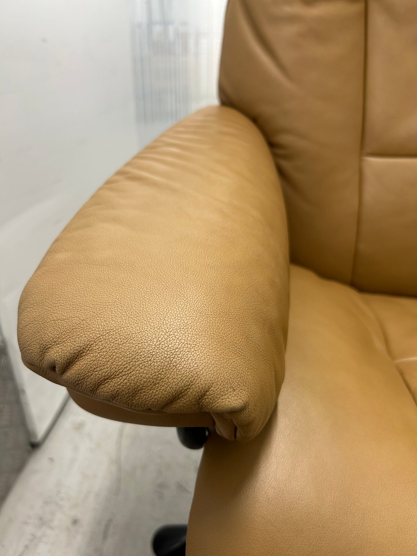 Ekornes Stressless Mayfair Recliner Taupe Leather Office Desk Chair Pre-Loved