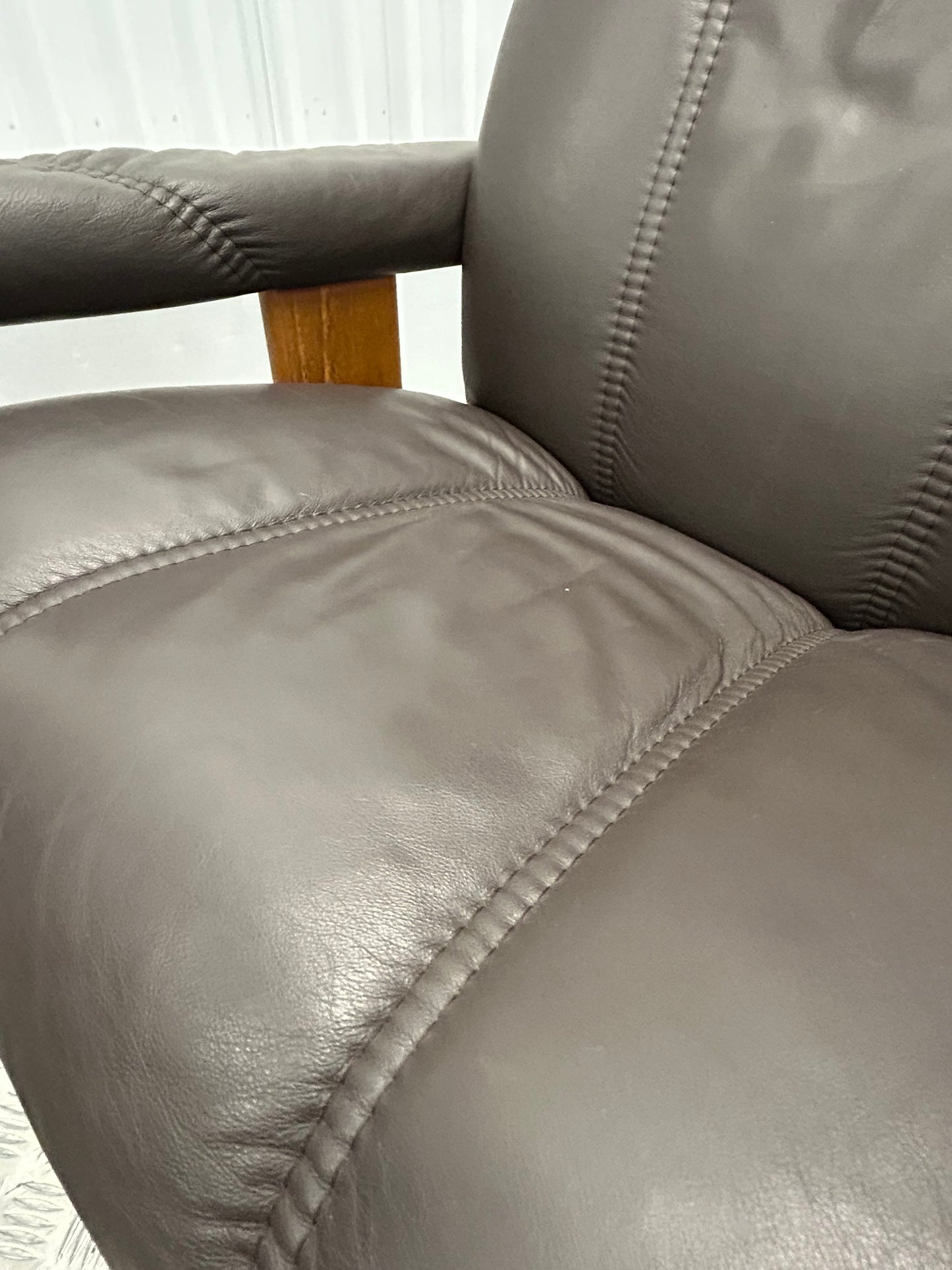 Ekornes Stressless Consul Recline & Swivel Brown Leather Chairs & Stool Pair Pre-Loved