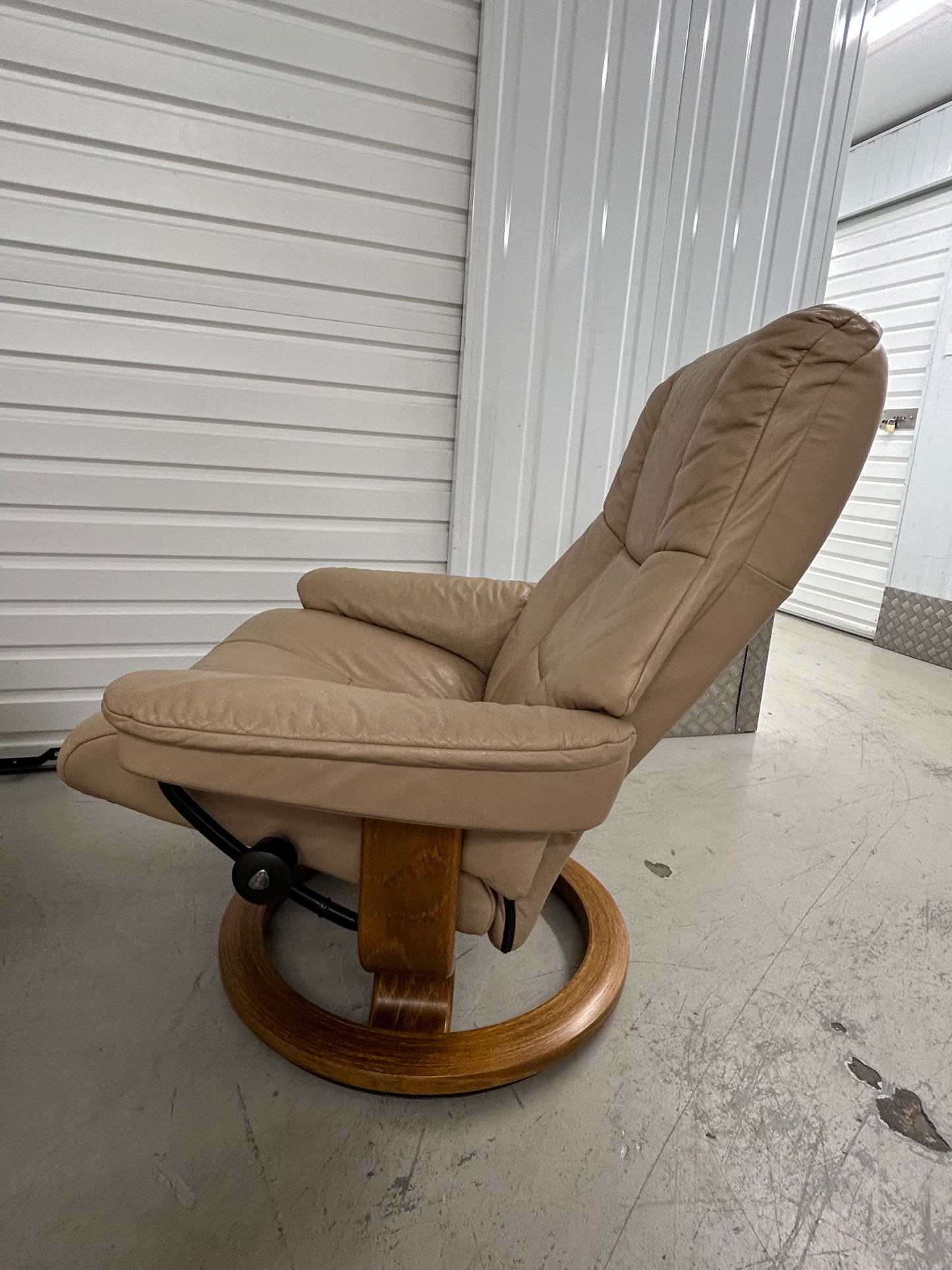 Ekornes Stressless Large Mayfair Recline/Swivel Sand Leather Armchairs & Stools Pre-Loved