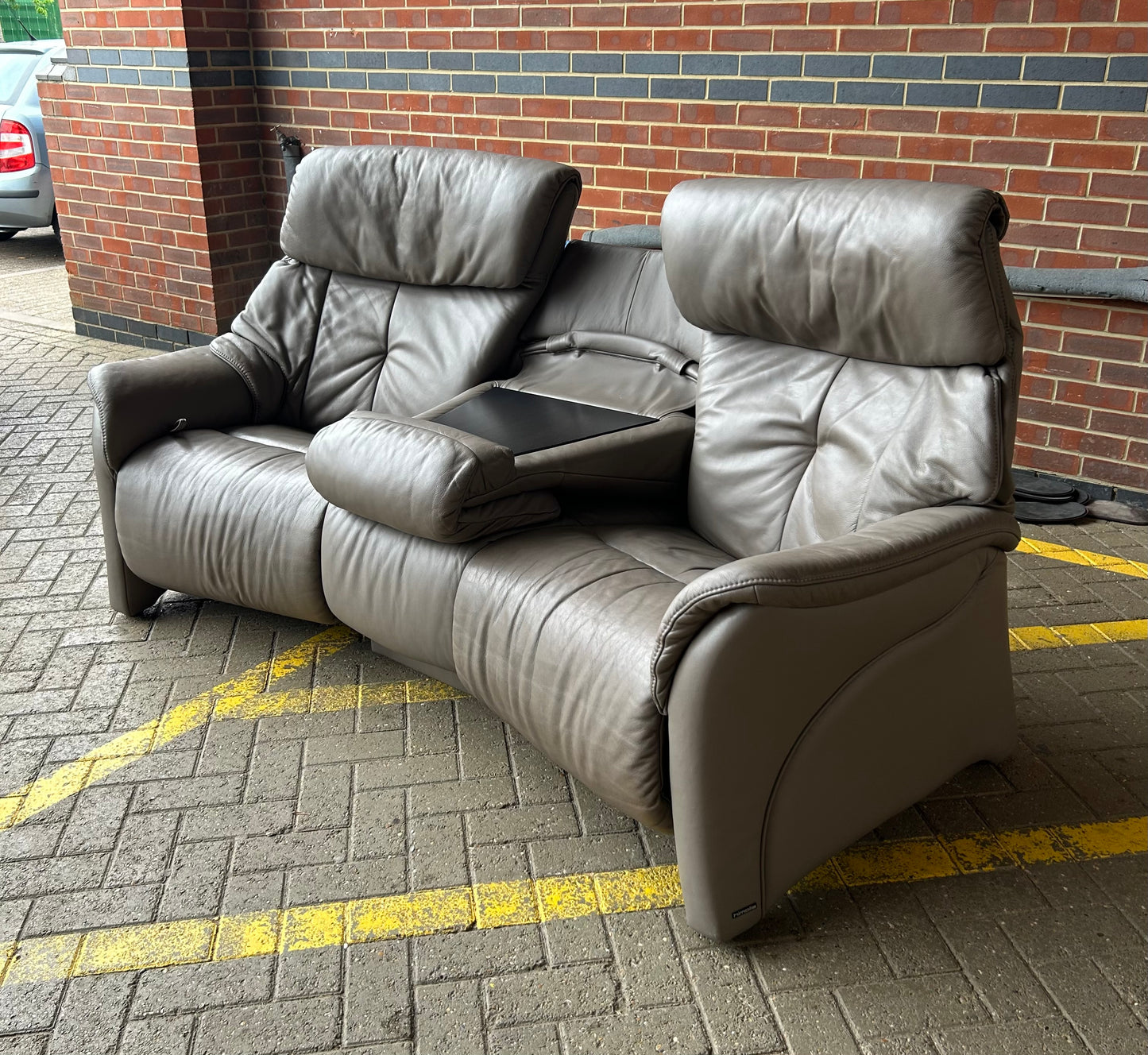 Himolla 3 Seater Curved Leather Recliner Sofa With Retractable Table Pre-Loved