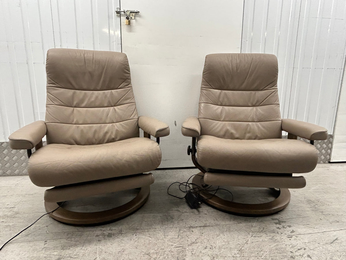 Ekornes Stressless Opal Large Size Mole Leather Power Recliners Pair Pre-Loved