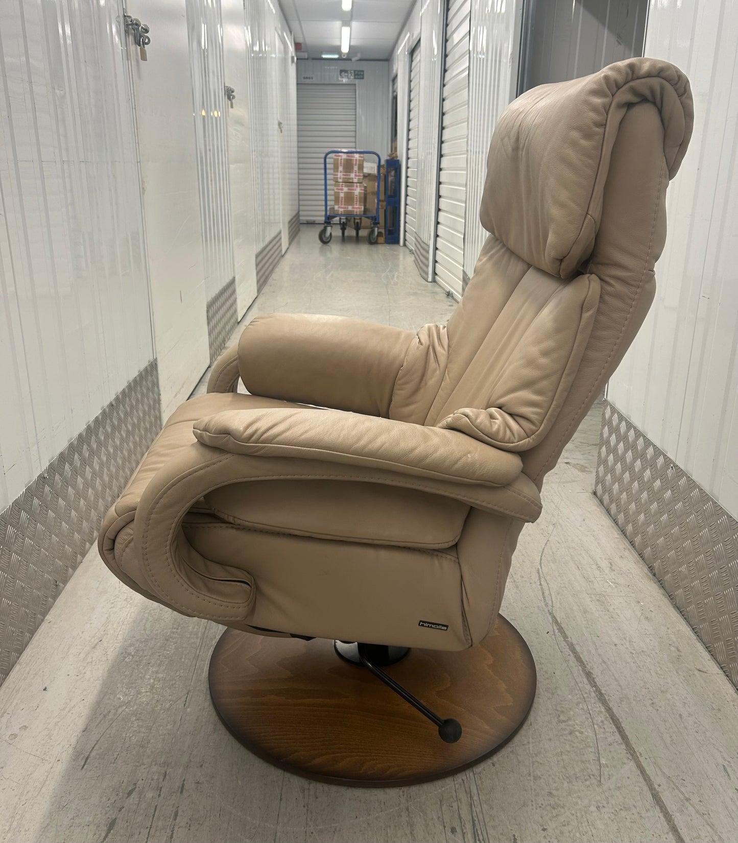 Himolla Tobi Leather Recline & Swivel Armchair With Integrated Footrest 2022 Pre-Loved