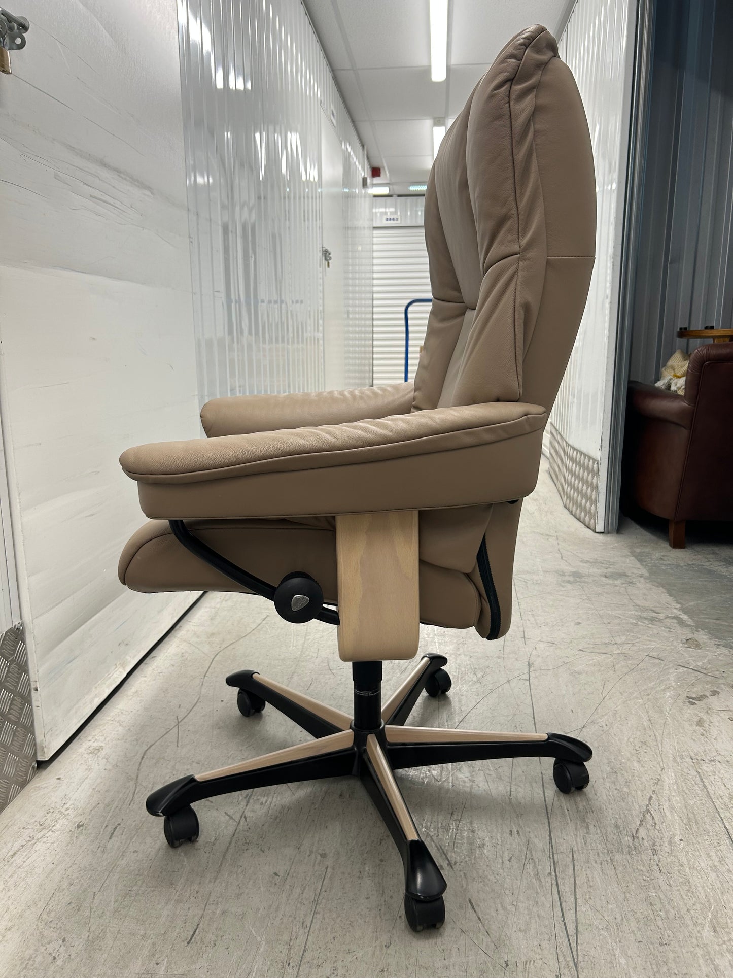 Ekornes Stressless Mayfair Recliner Funghi Leather Office Desk Chair Pre-Loved