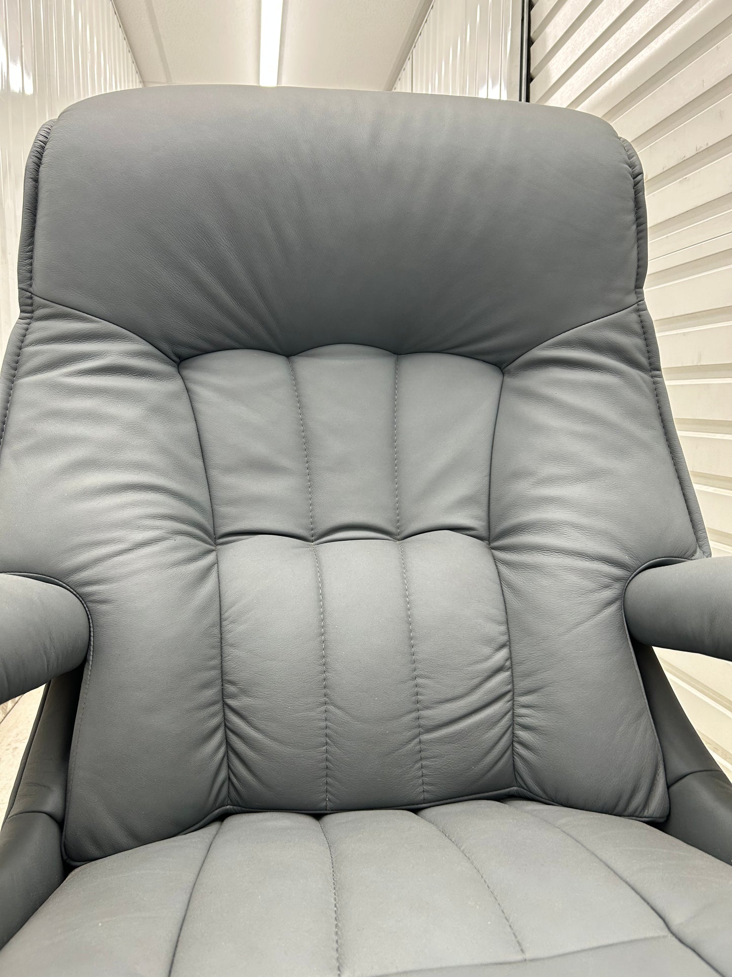 Himolla Mosel Maxi Aqua Leather Power Recline & Swivel Chair Integrated Footrest New
