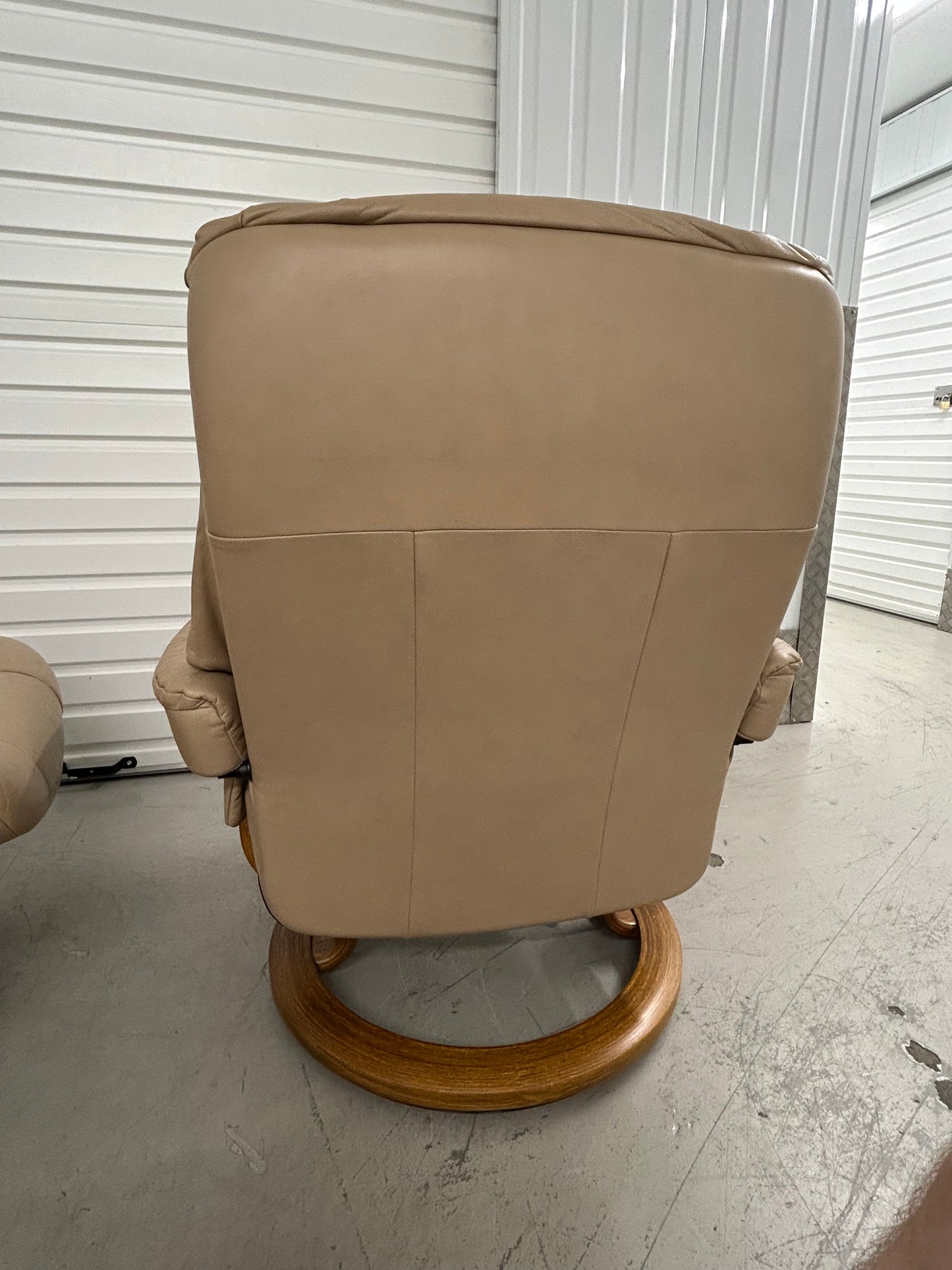 Ekornes Stressless Large Mayfair Recline/Swivel Sand Leather Armchairs & Stools Pre-Loved