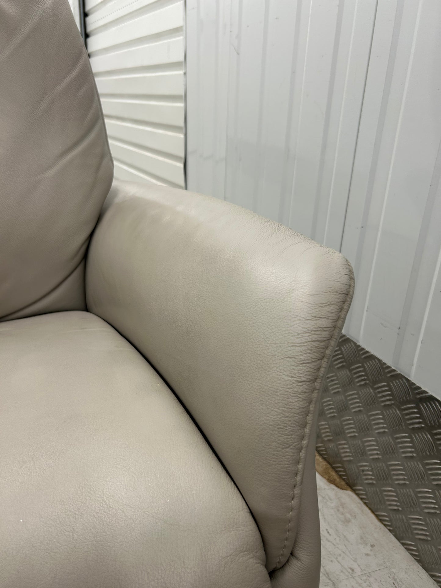 Himolla Stratus Leather Power Recliner Chair With Integrated Footrest 2021 Medium Pre-Loved