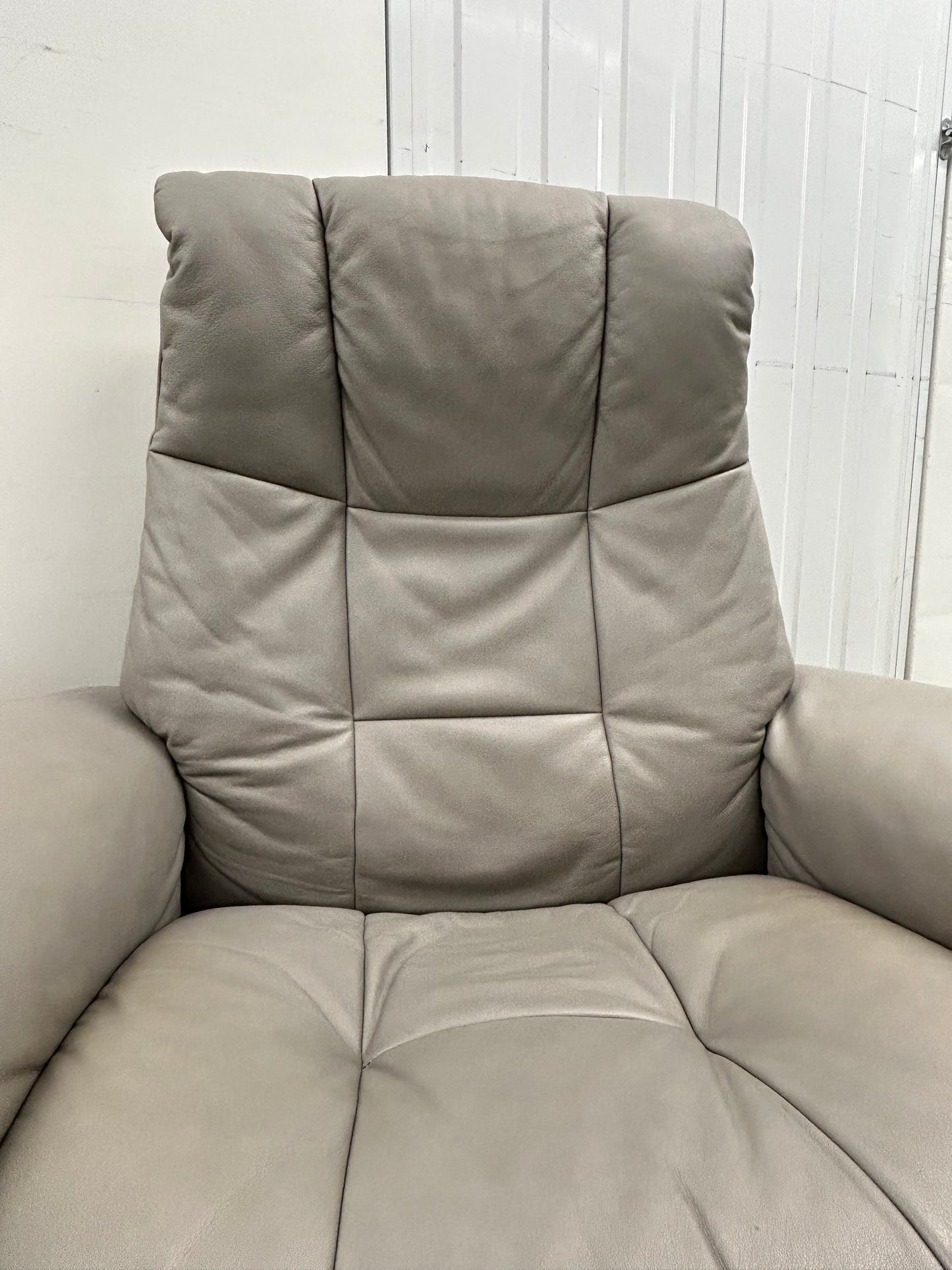 Ekornes Stressless Windsor Recliner Armchairs & Footstools Silver Grey Pair 2023 Pre-Loved