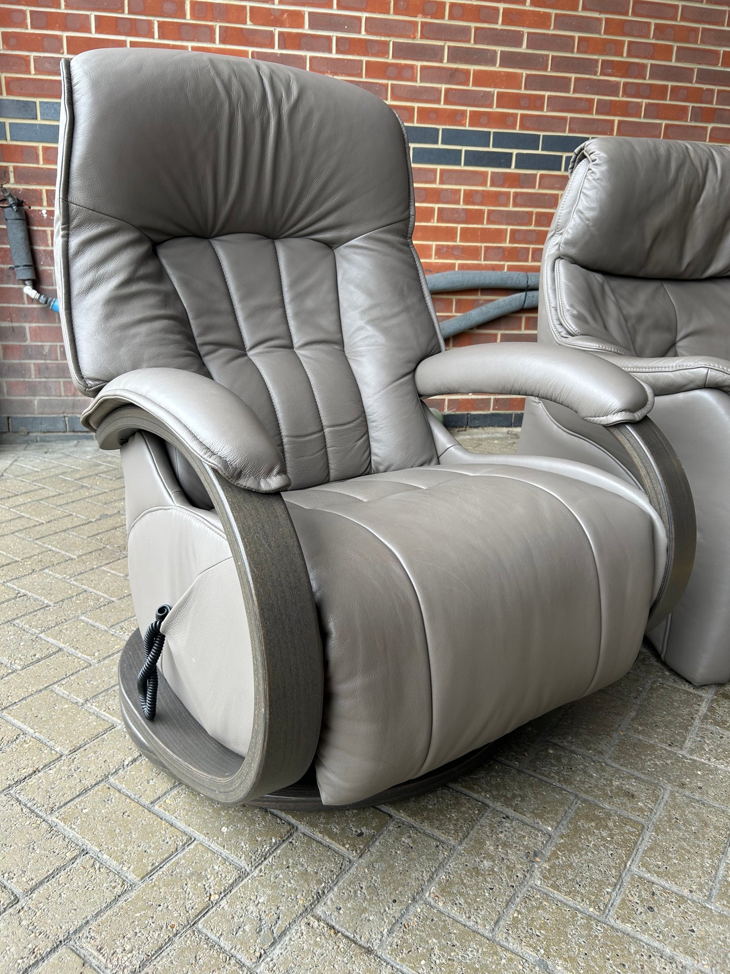 Himolla Mosel Maxi Leather Power Recline & Swivel Chair Integrated Footrest Pre-Loved