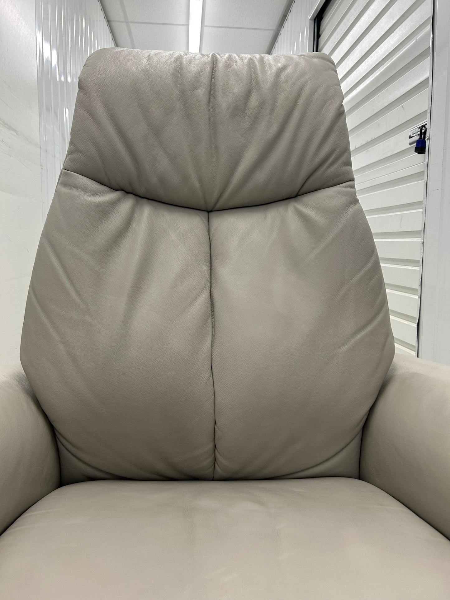 Himolla Stratus Leather Power Recliner Chair With Integrated Footrest 2021 Medium Pre-Loved