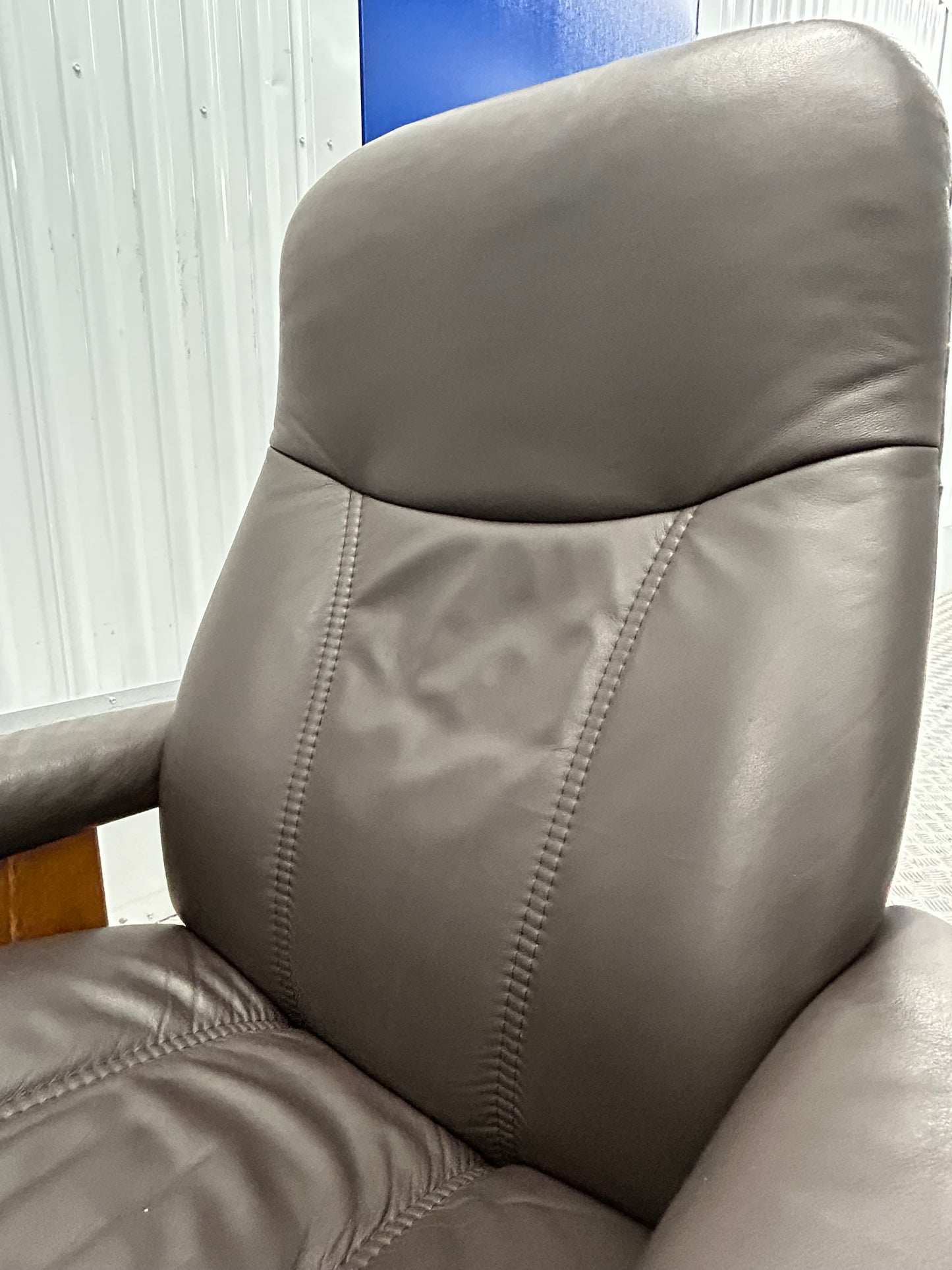 Ekornes Stressless Consul Recline & Swivel Brown Leather Chairs & Stool Pair Pre-Loved
