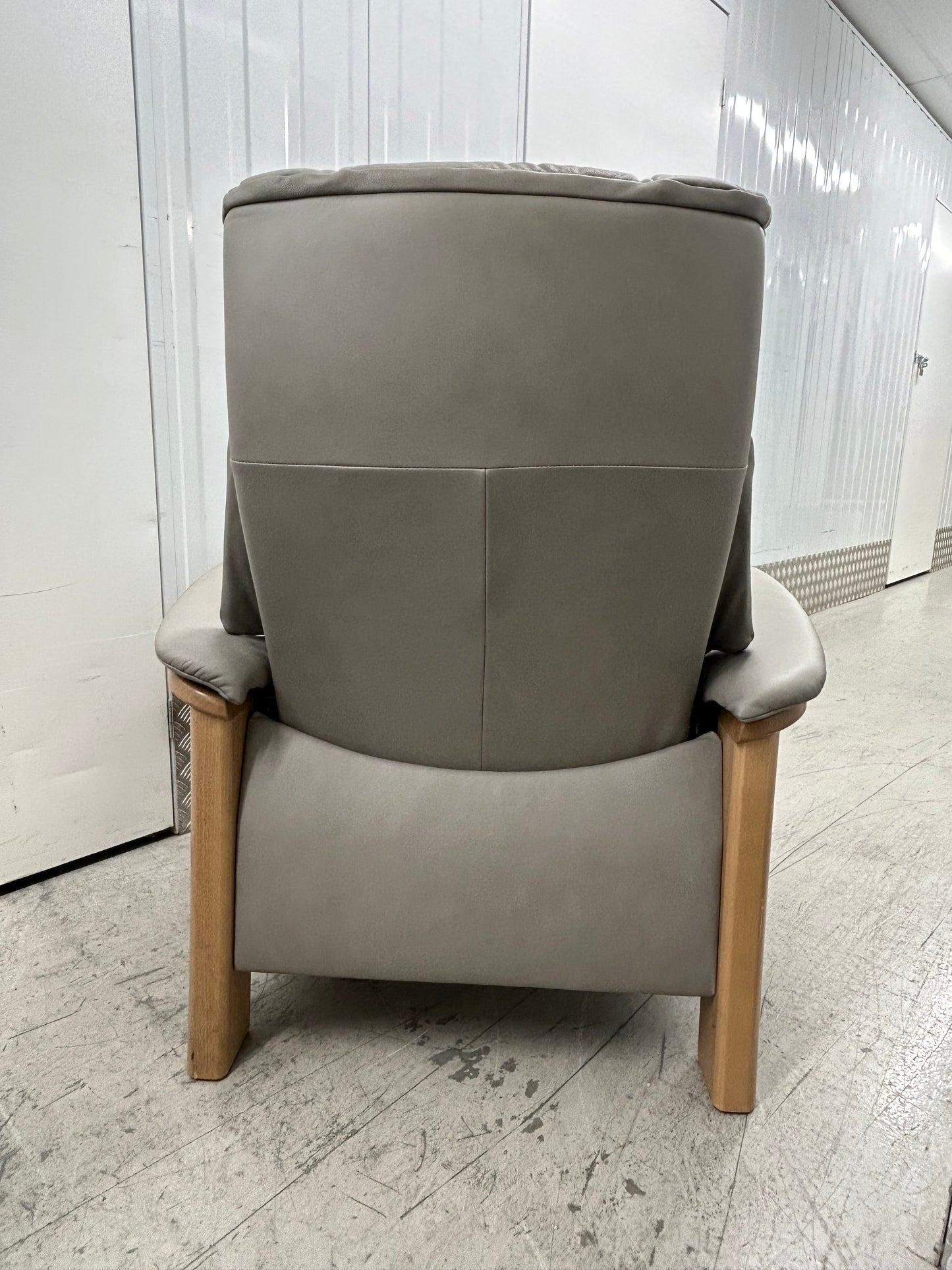 Ekornes Stressless Windsor Recliner Armchairs & Footstools Silver Grey Pair 2023 Pre-Loved