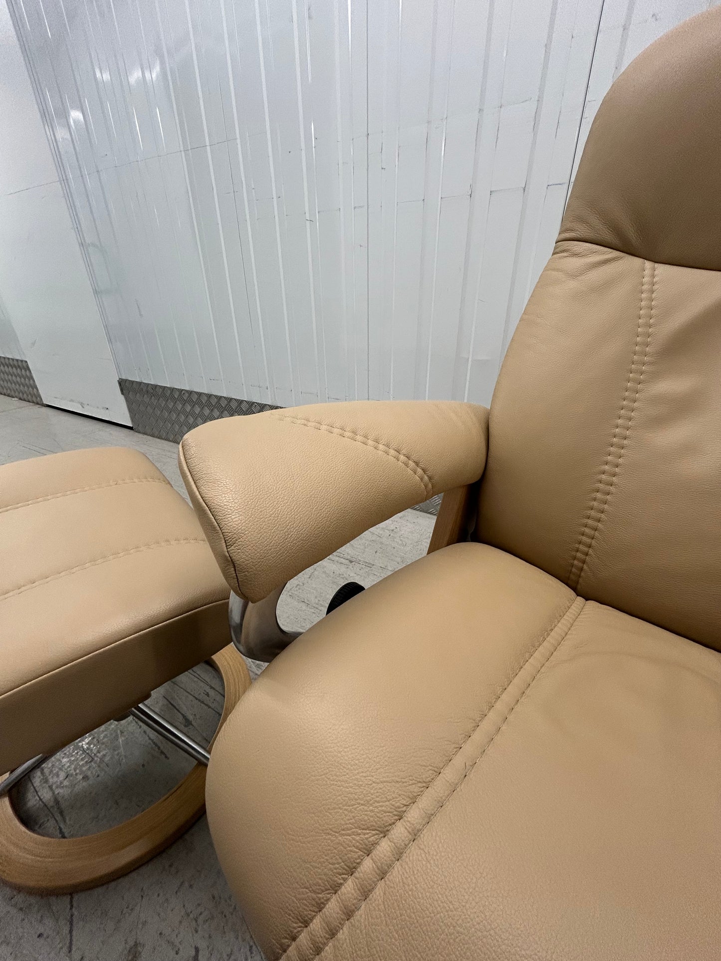 Ekornes Stressless Signature Consul Latte Leather Chairs & Stools Pair 1 Medium, 1 Large Pre-Loved