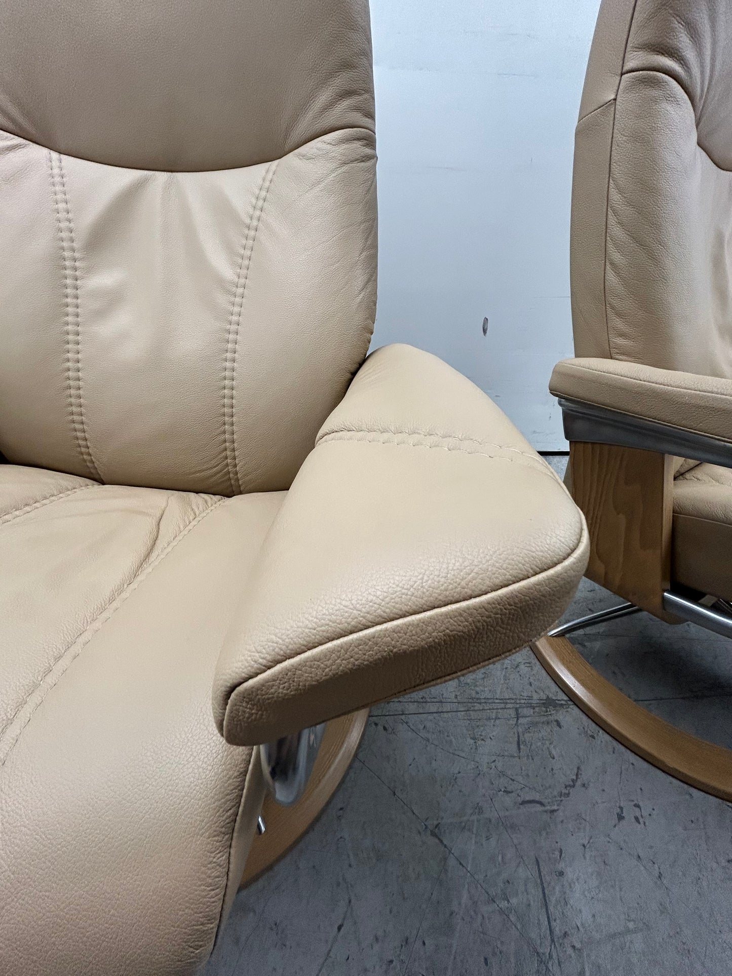 Ekornes Stressless Signature Consul Latte Leather Chairs & Stools Pair 1 Medium, 1 Large Pre-Loved