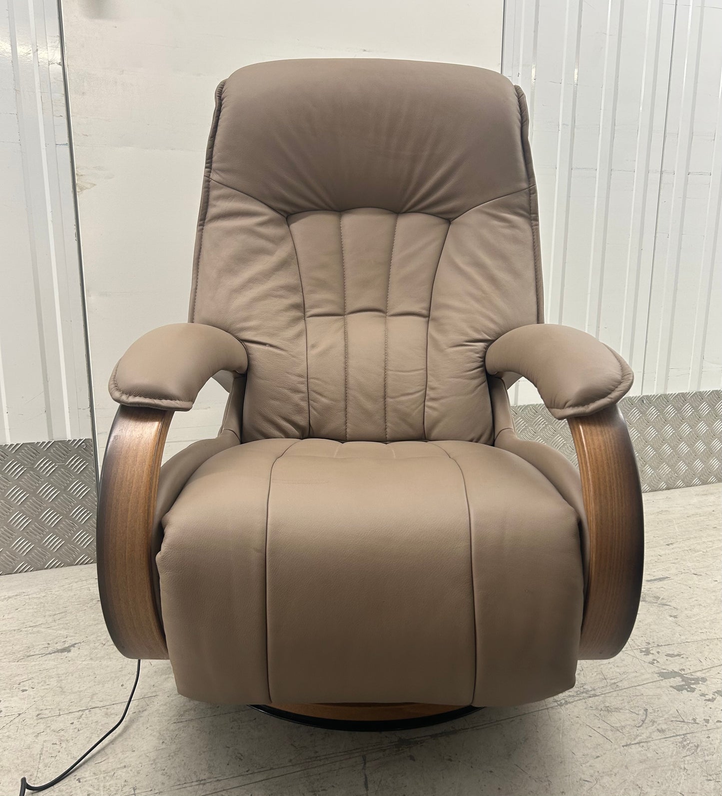 Himolla Mosel Midi Power Leather Recline & Swivel Chair Integrated Footrest 2024 Pre-Loved