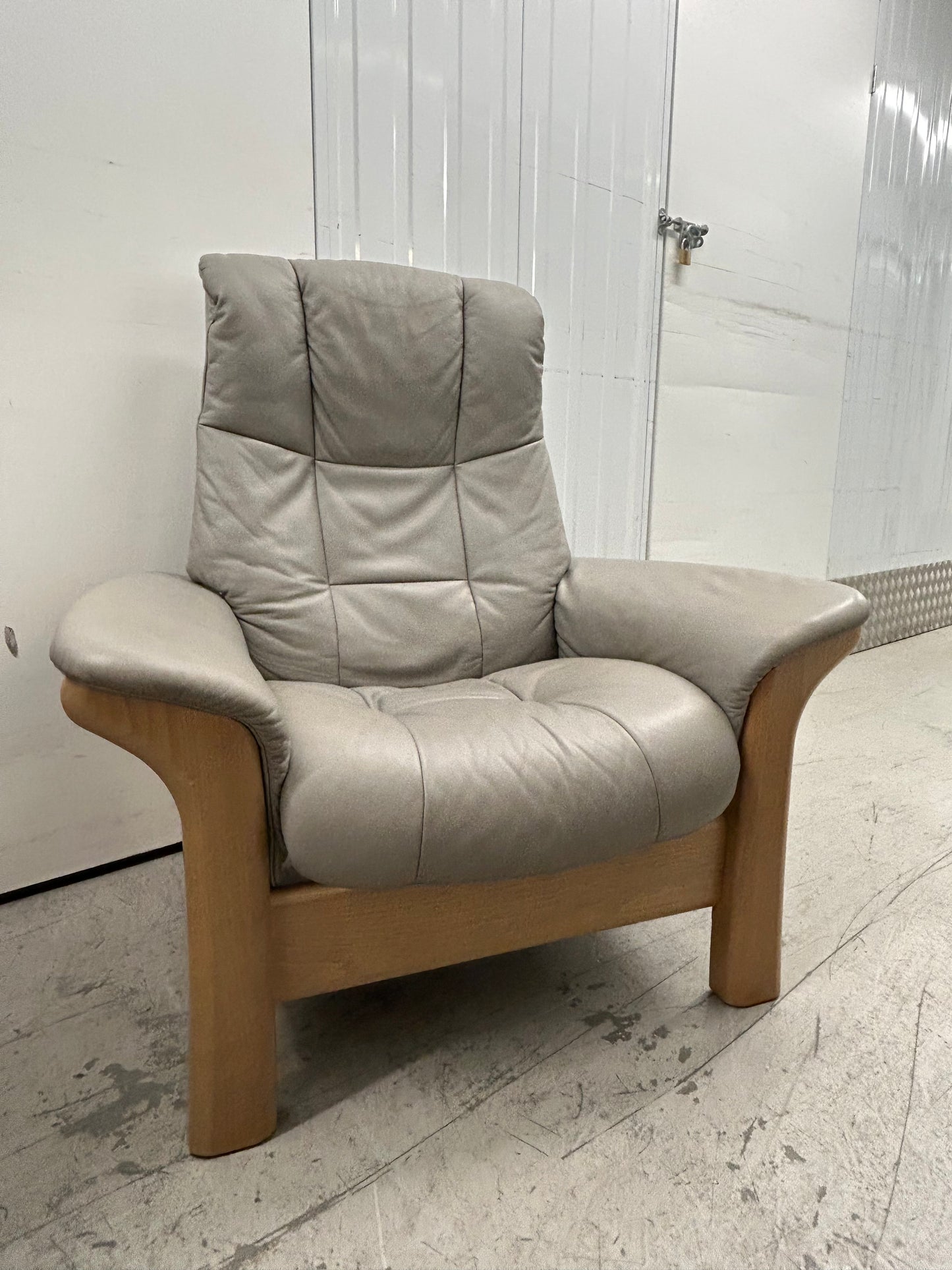 Ekornes Stressless Windsor Recliner Armchairs & Footstools Silver Grey Pair 2023 Pre-Loved