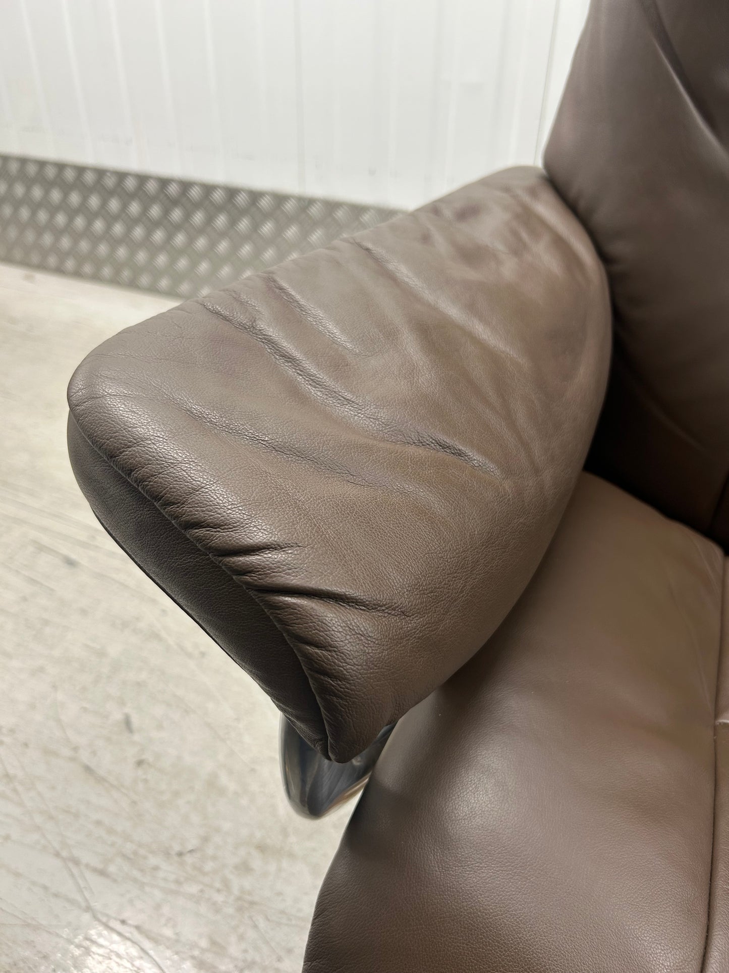 Ekornes Stressless Signature Mayfair Chestnut Leather Recliners Medium Pair Pre-Loved
