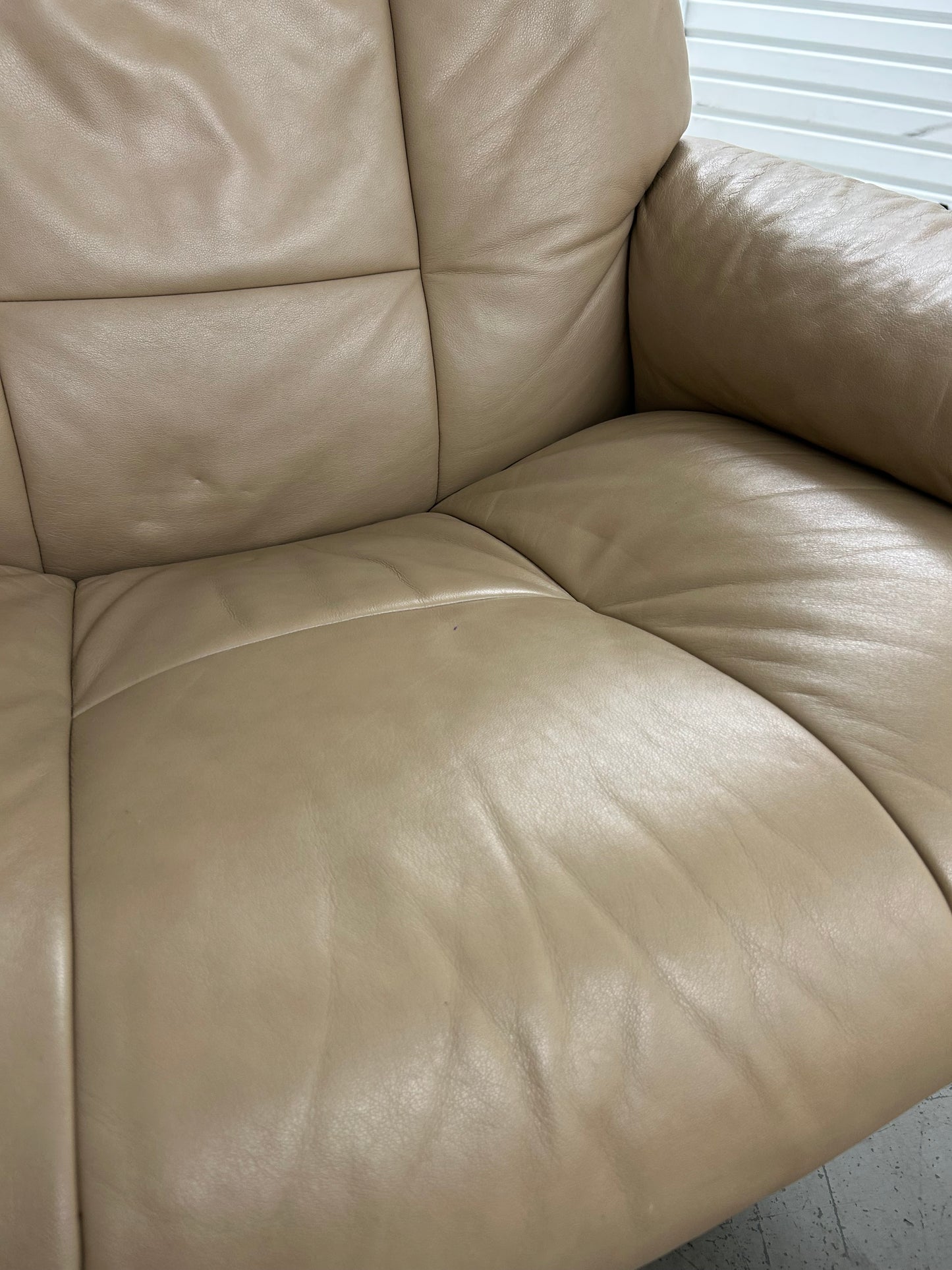 Ekornes Stressless Large Mayfair Recline/Swivel Sand Leather Armchairs & Stools Pre-Loved