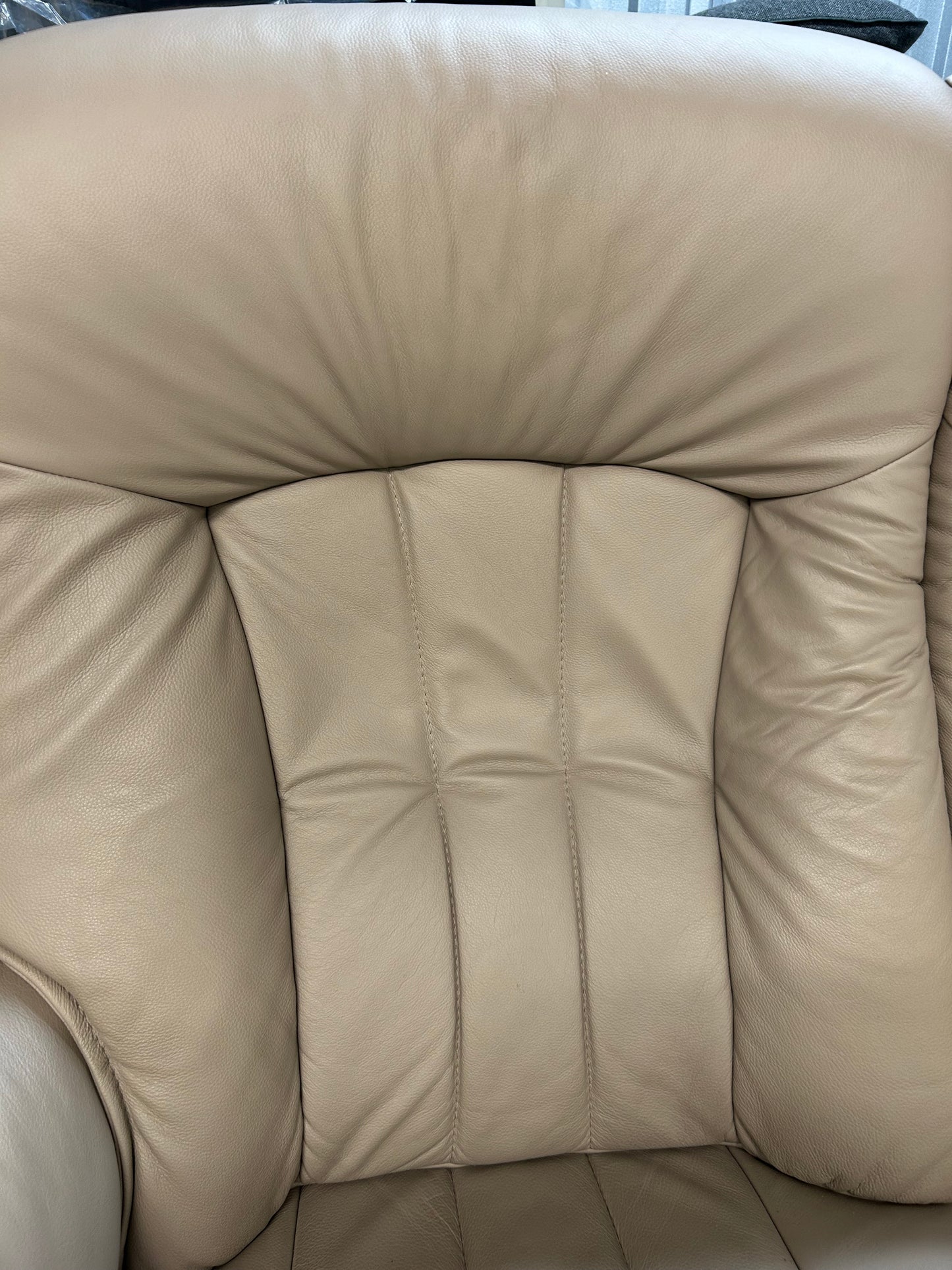 Himolla Rhine 2 Seater Fels Leather Recliner Sofa With Integrated Footrests 2021 Pre-Loved