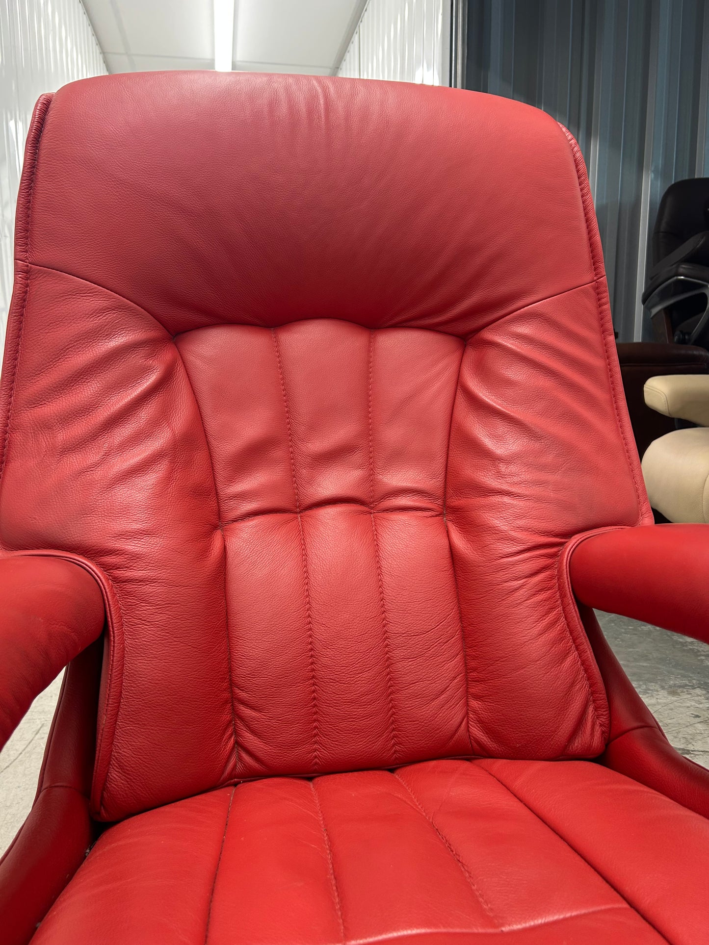 Himolla Mosel Midi Cherry Leather Recline & Swivel Chair Integrated Footrest Pre-Loved