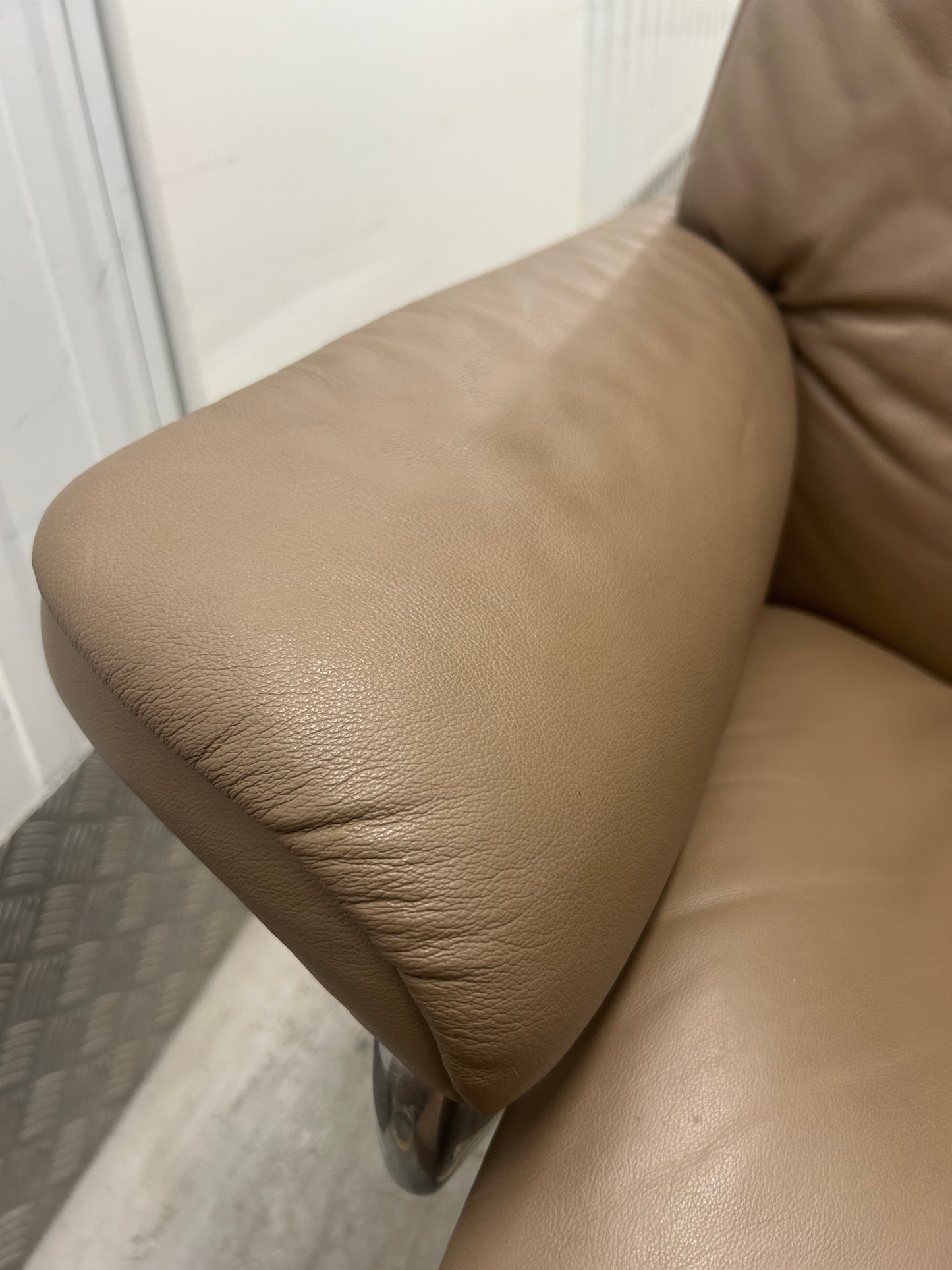 Ekornes Stressless Signature Mayfair Funghi Leather Recliner Chair & Stool Large Pre-Loved