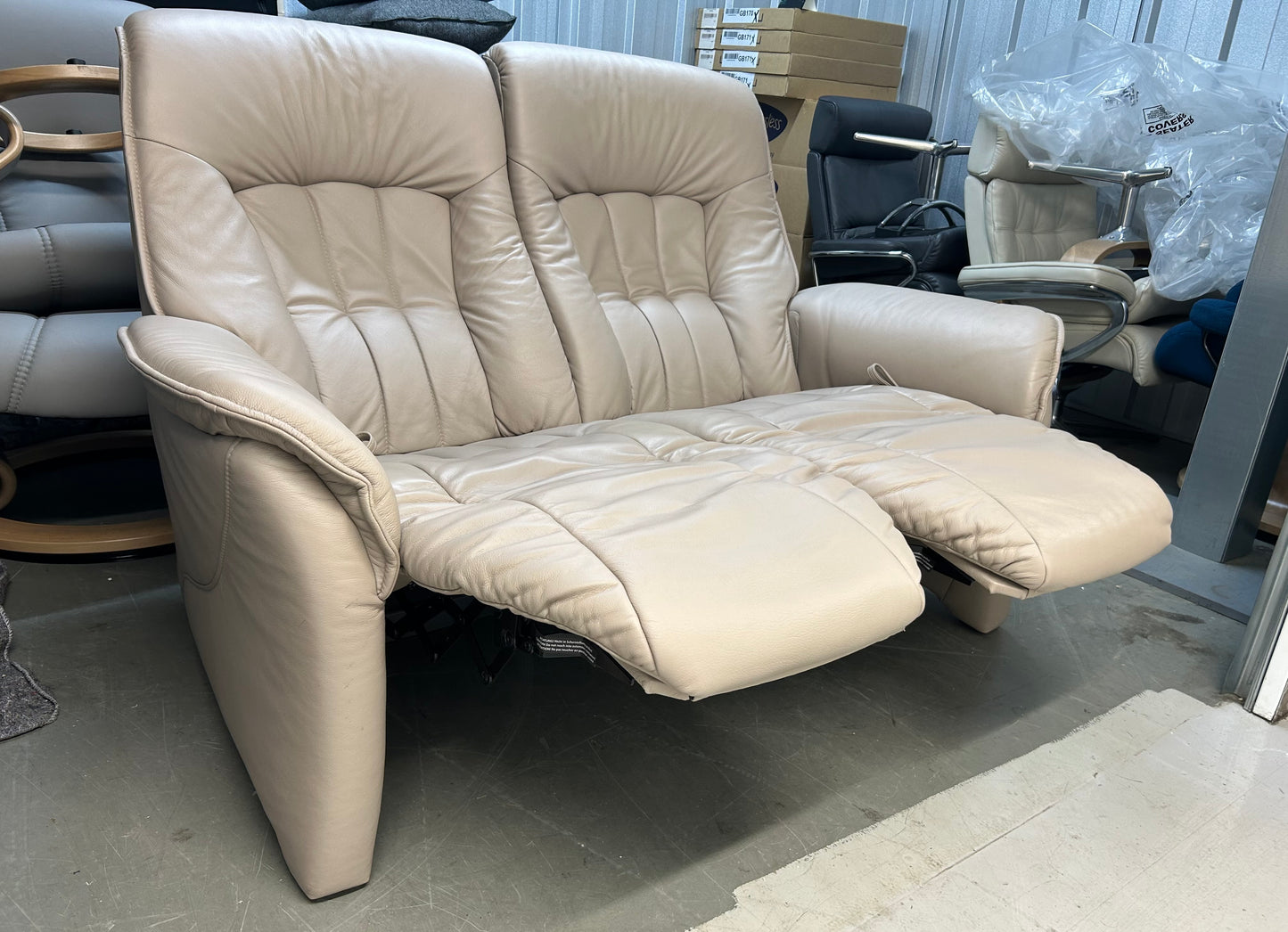 Himolla Rhine 2 Seater Fels Leather Recliner Sofa With Integrated Footrests 2021 Pre-Loved