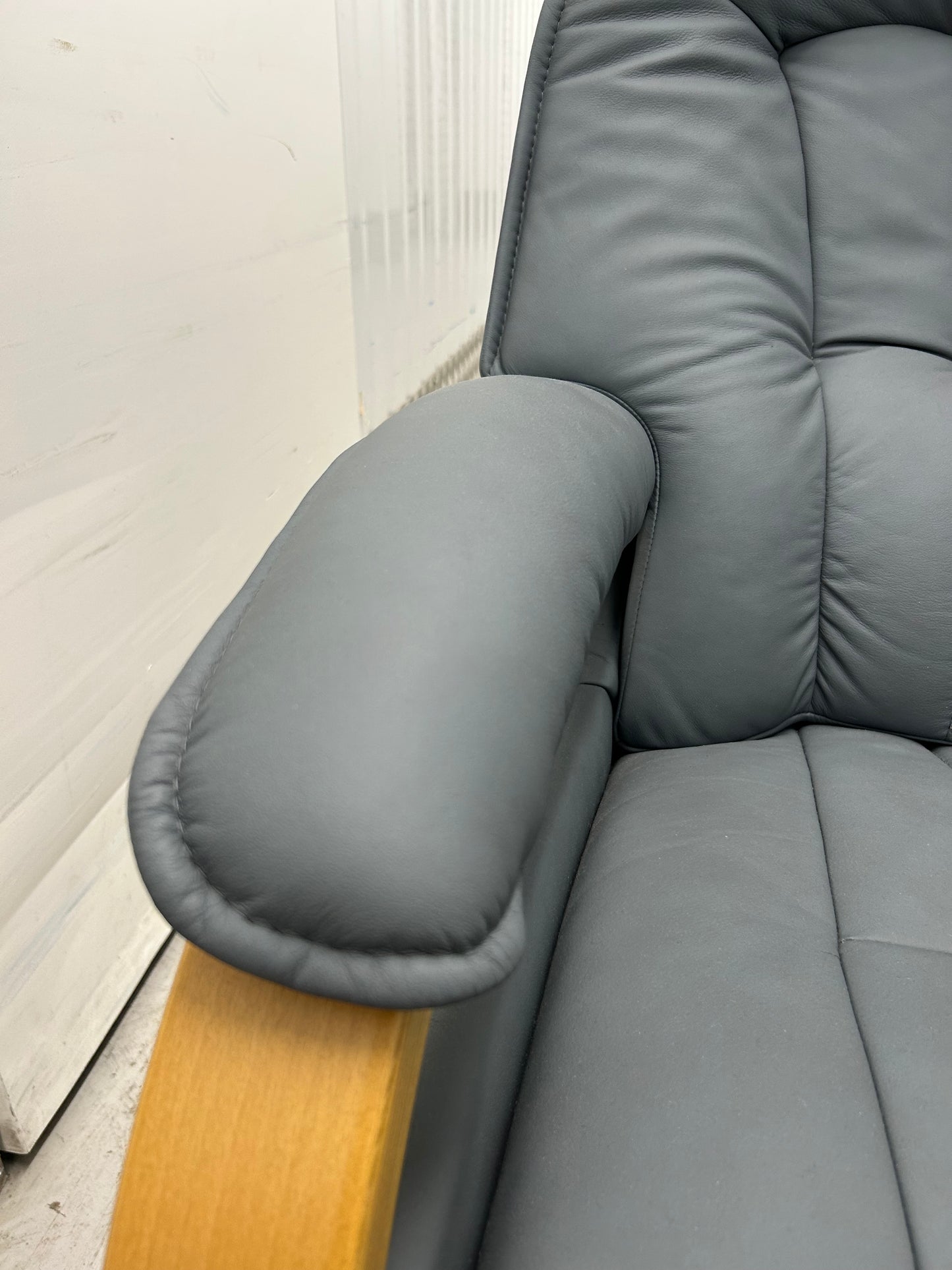 Himolla Mosel Maxi Aqua Leather Power Recline & Swivel Chair Integrated Footrest New