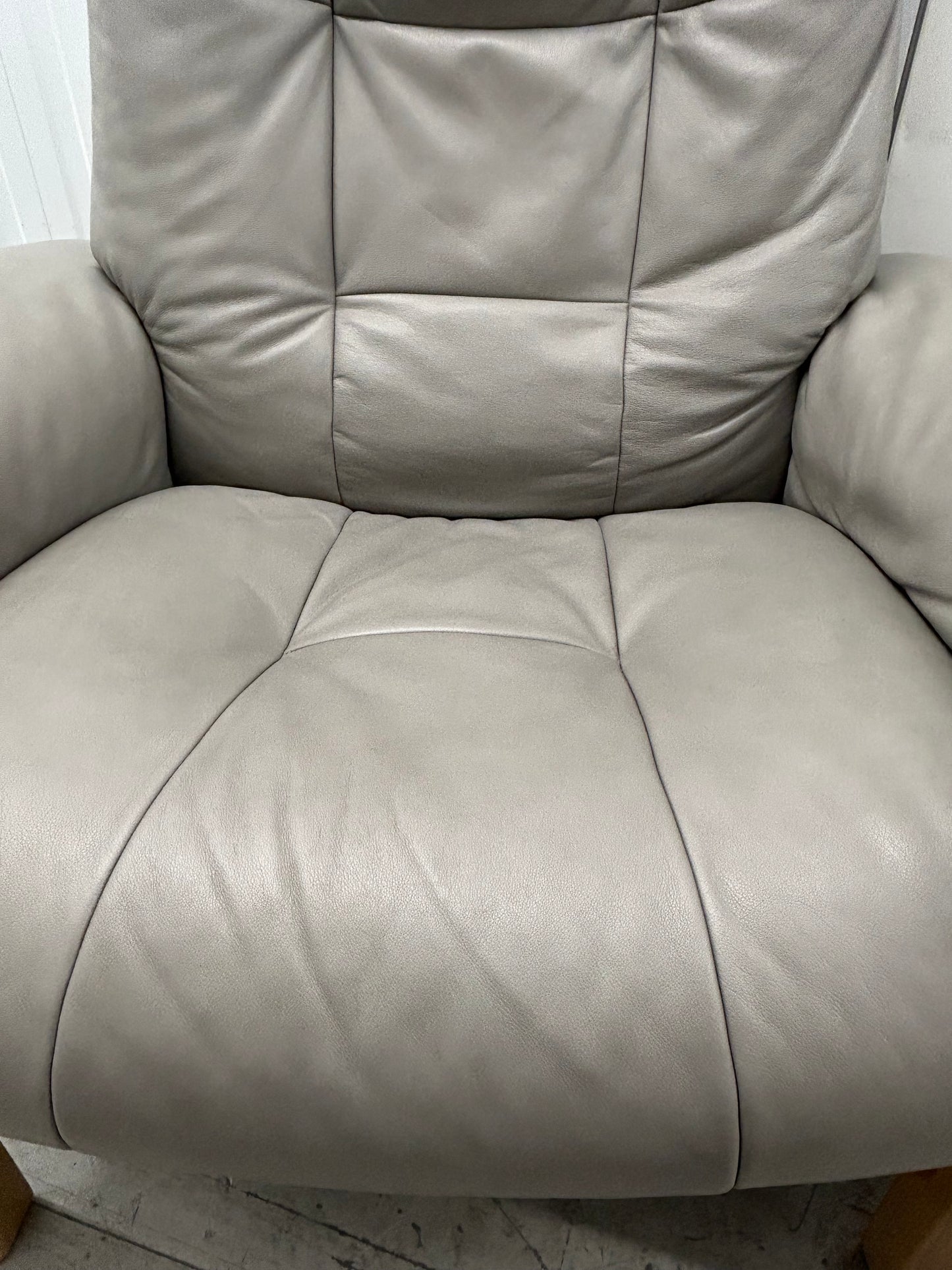 Ekornes Stressless Windsor Recliner Armchairs & Footstools Silver Grey Pair 2023 Pre-Loved