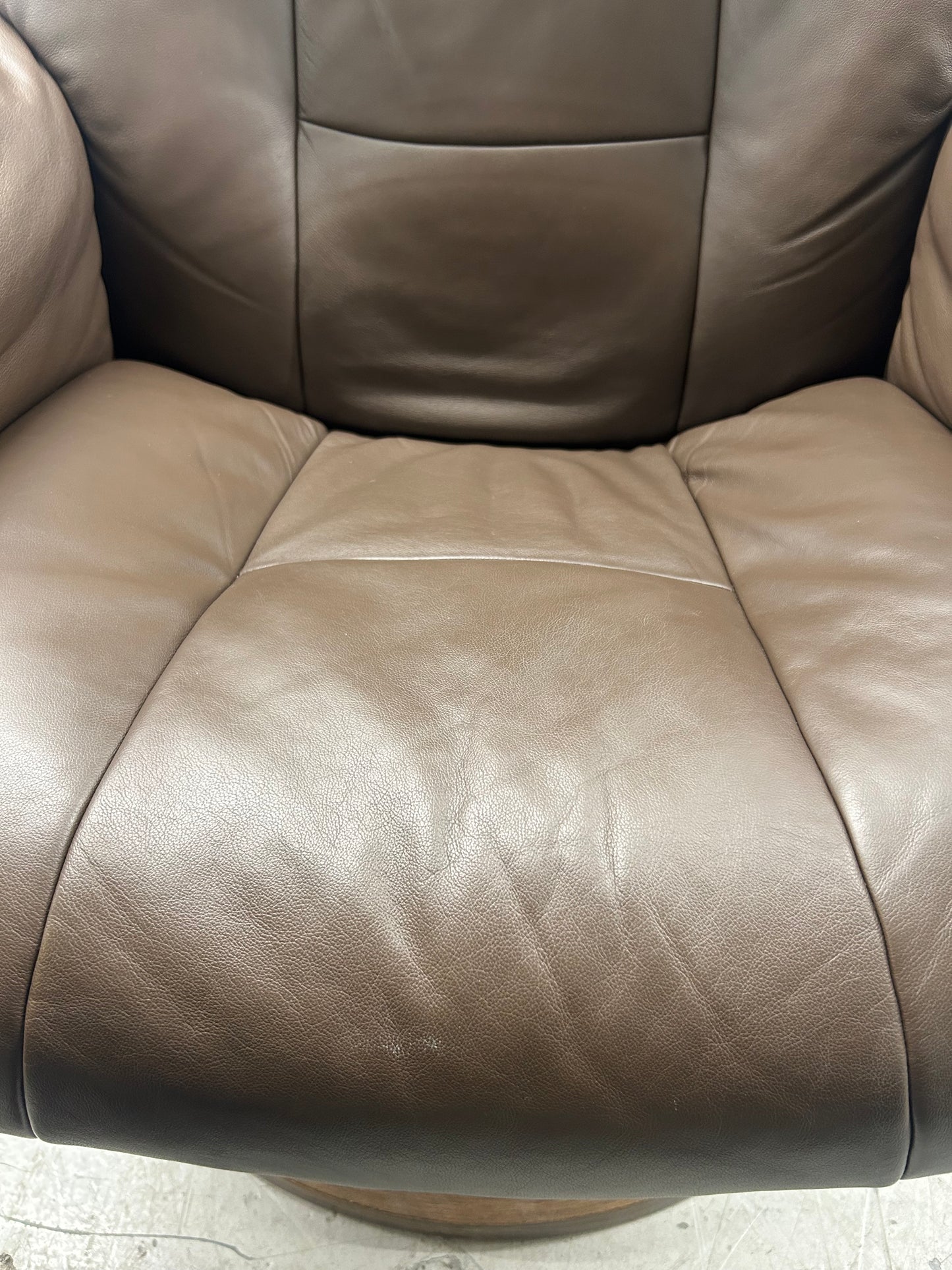 Ekornes Stressless Signature Mayfair Chestnut Leather Recliners Medium Pair Pre-Loved
