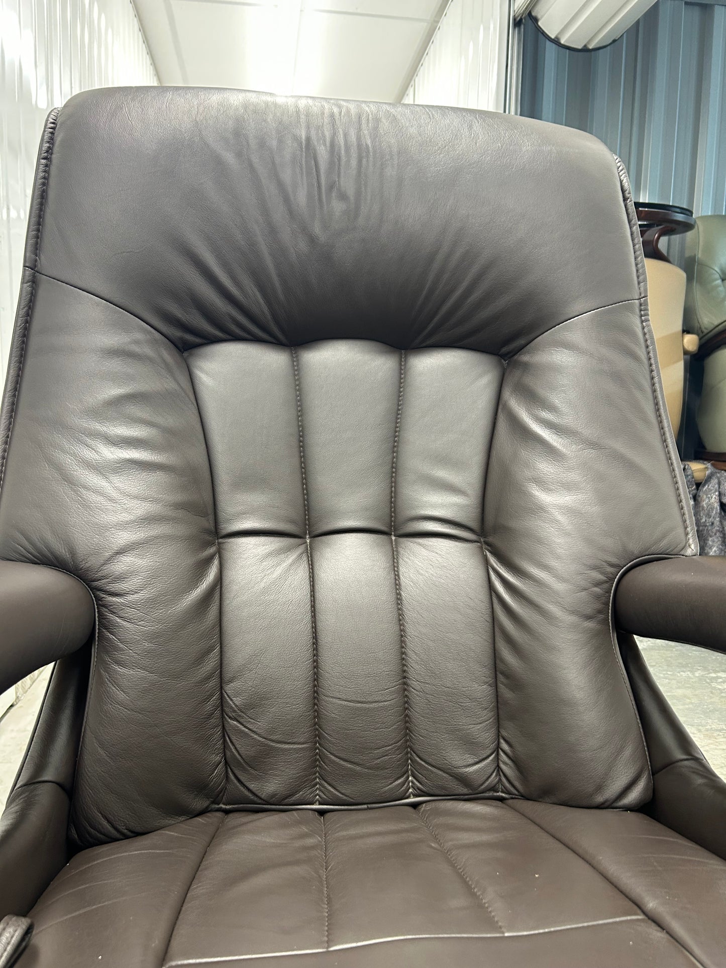 Himolla Mosel Maxi Brown Leather Recline & Swivel Chair Integrated Footrest Pre-Loved