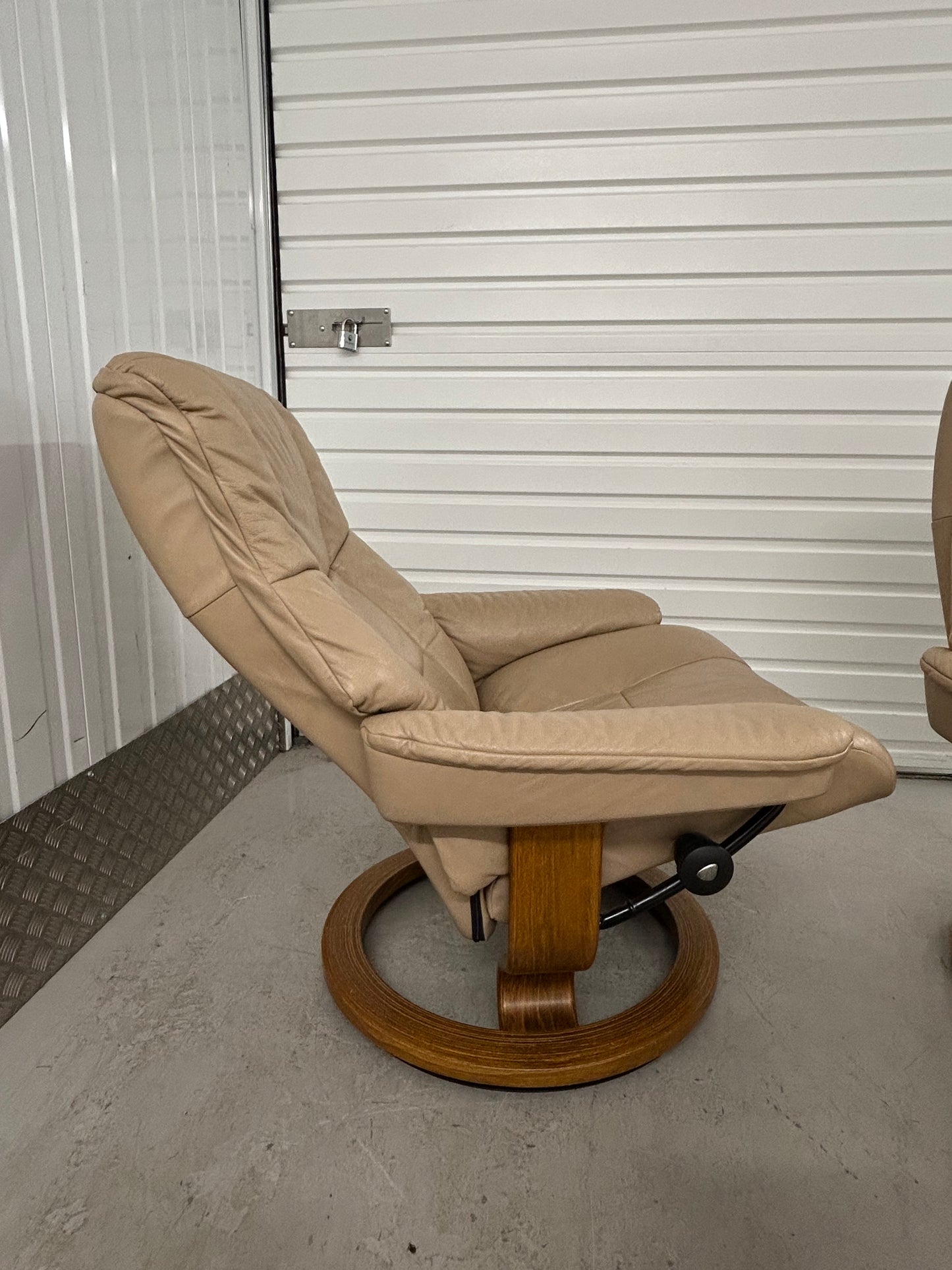 Ekornes Stressless Large Mayfair Recline/Swivel Sand Leather Armchairs & Stools Pre-Loved