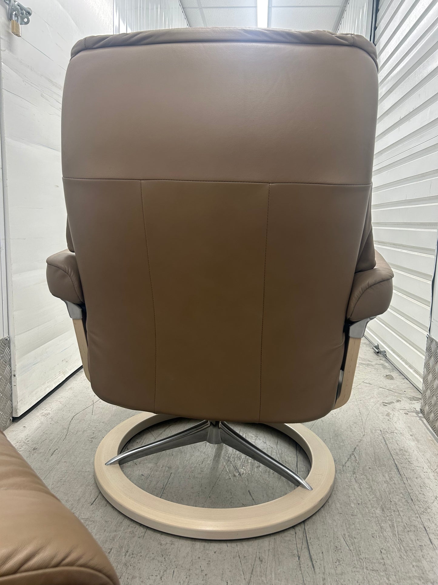 Ekornes Stressless Signature Mayfair Funghi Leather Recliner Chair & Stool Large Pre-Loved