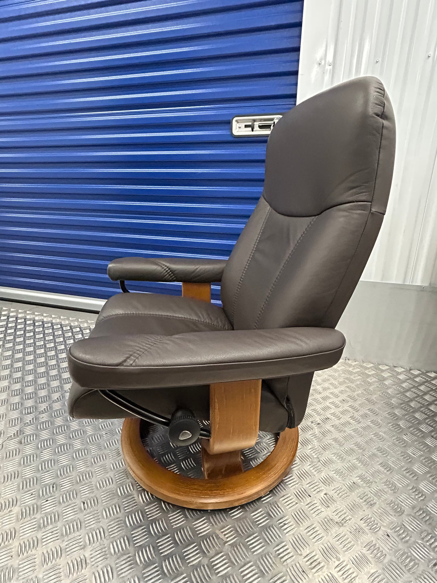 Ekornes Stressless Consul Recline & Swivel Brown Leather Chairs & Stool Pair Pre-Loved