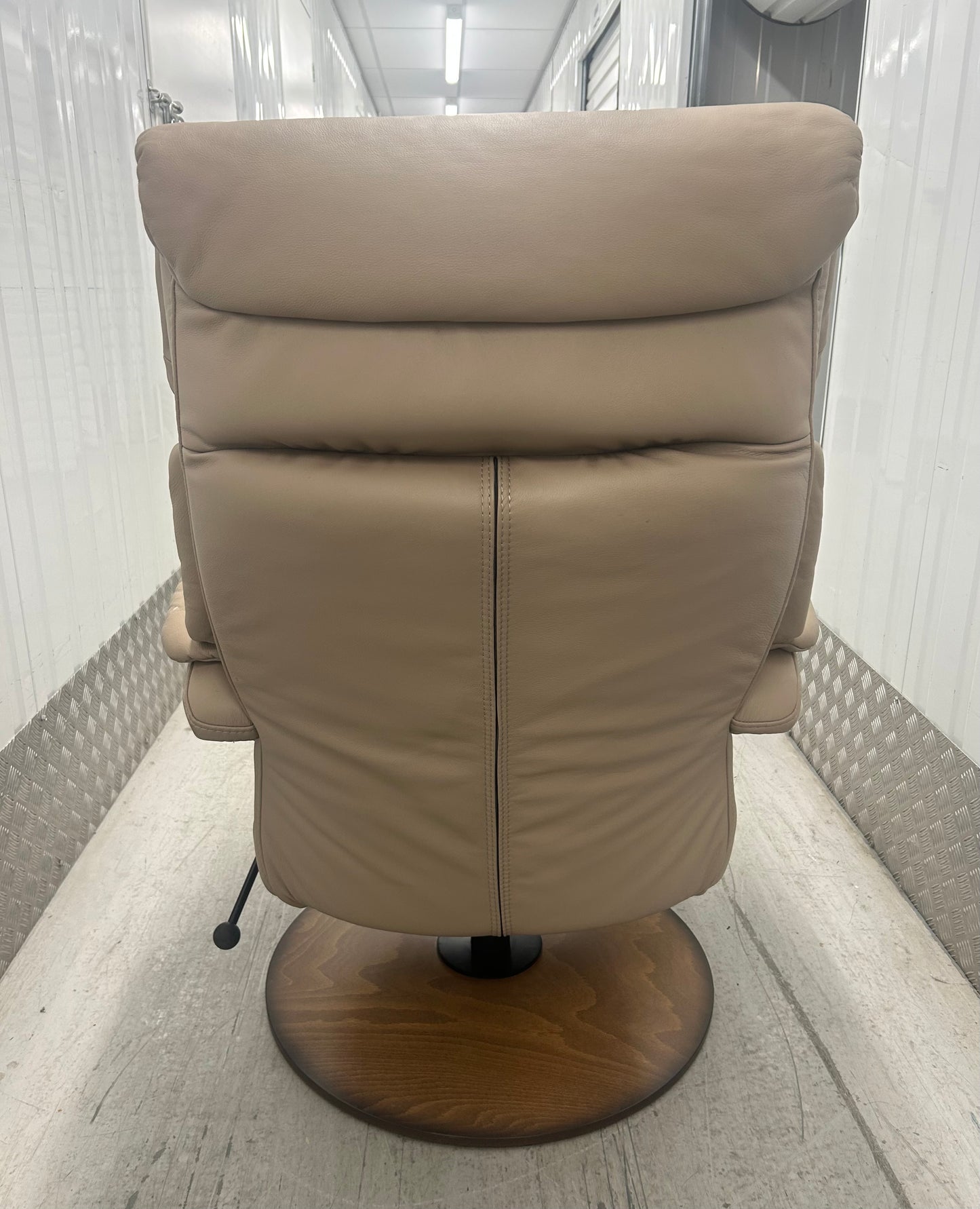 Himolla Tobi Leather Recline & Swivel Armchair With Integrated Footrest 2022 Pre-Loved