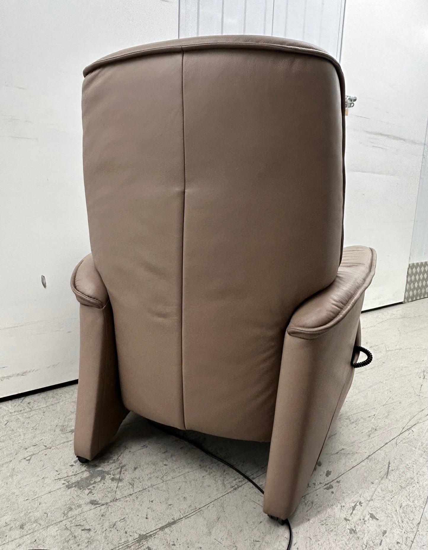Himolla Rhine Earth Leather Power Recliner Armchair With Integrated Footrest Pre-Loved