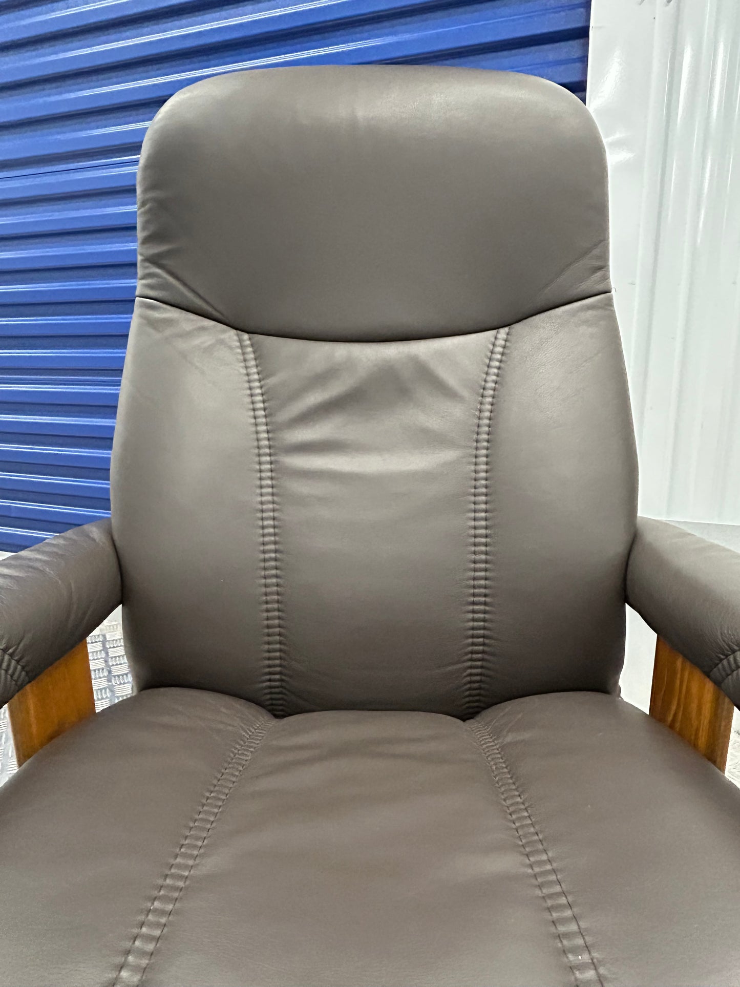 Ekornes Stressless Consul Recline & Swivel Brown Leather Chairs & Stool Pair Pre-Loved
