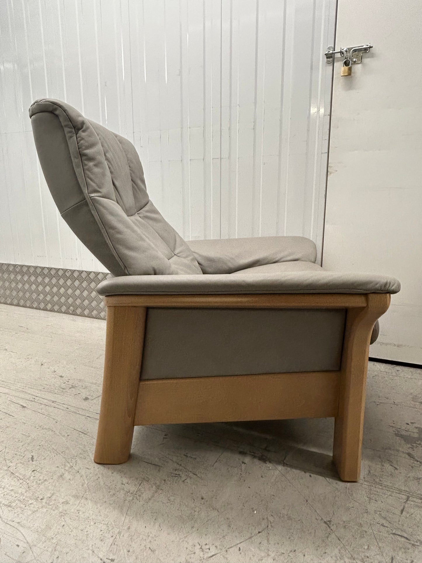 Ekornes Stressless Windsor Recliner Armchairs & Footstools Silver Grey Pair 2023 Pre-Loved