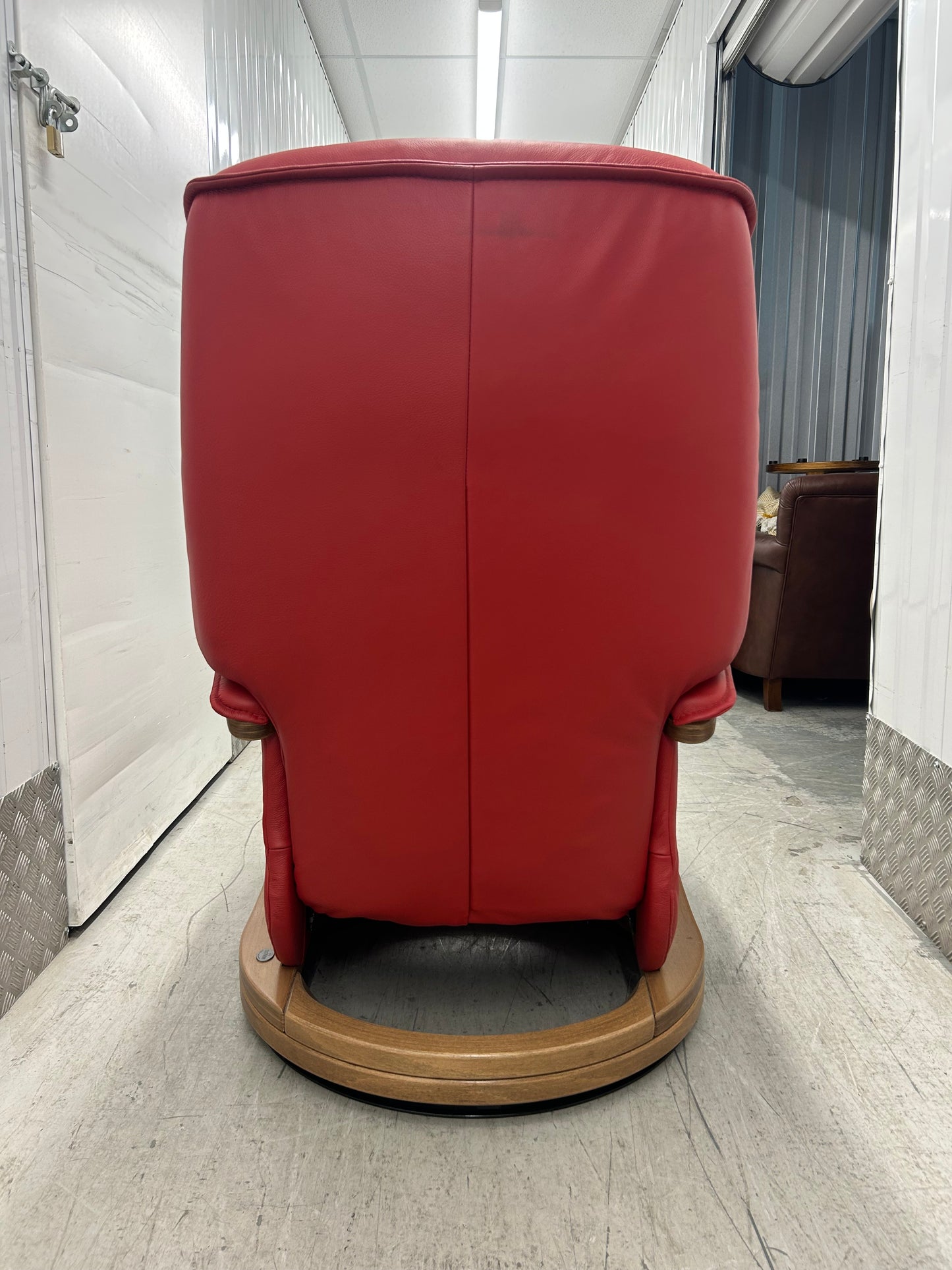 Himolla Mosel Midi Cherry Leather Recline & Swivel Chair Integrated Footrest Pre-Loved