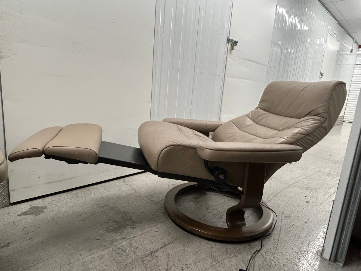Ekornes Stressless Opal Large Size Mole Leather Power Recliners Pair Pre-Loved