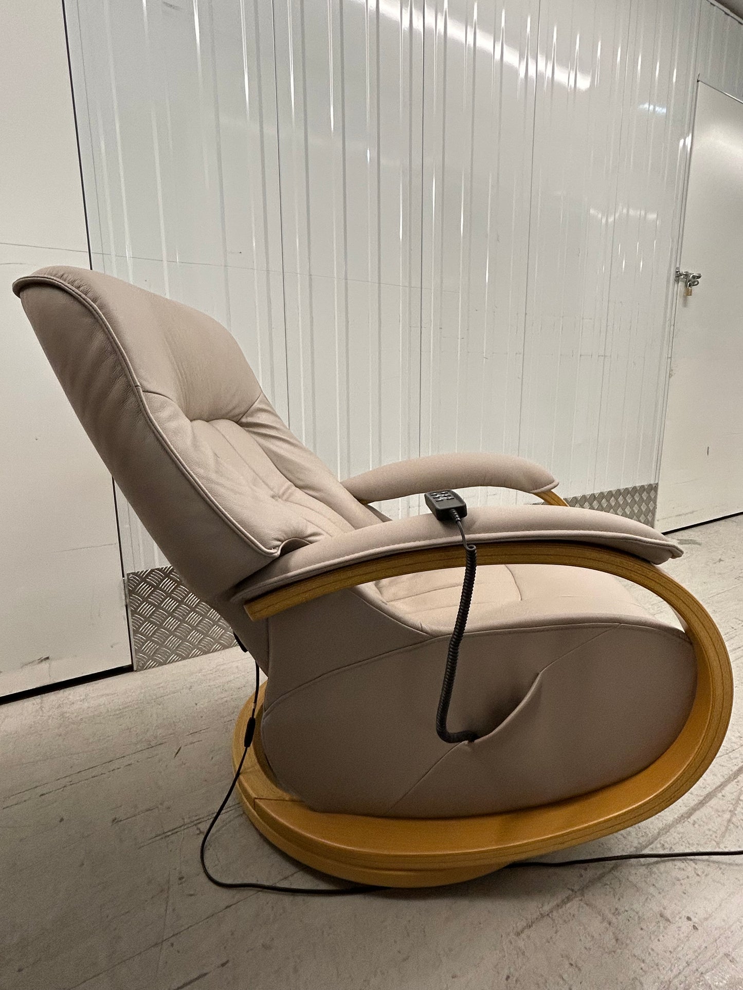 Himolla Mosel  Power Fels Leather Recline & Swivel Chairs Integrated Footrests Pre-Loved