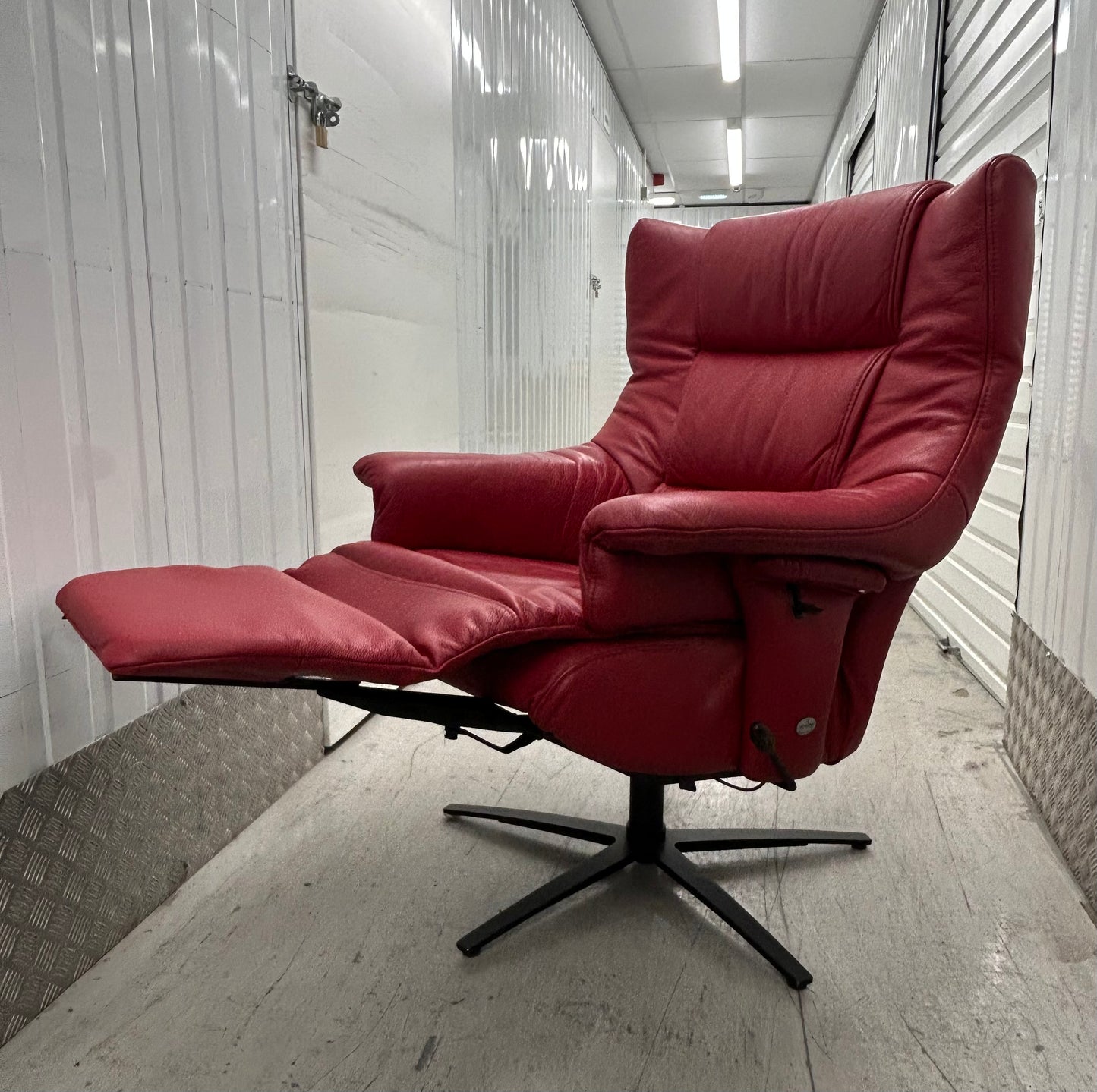 Himolla Red Leather Recline & Swivel Armchair With Integrated Footrest Pre-Loved