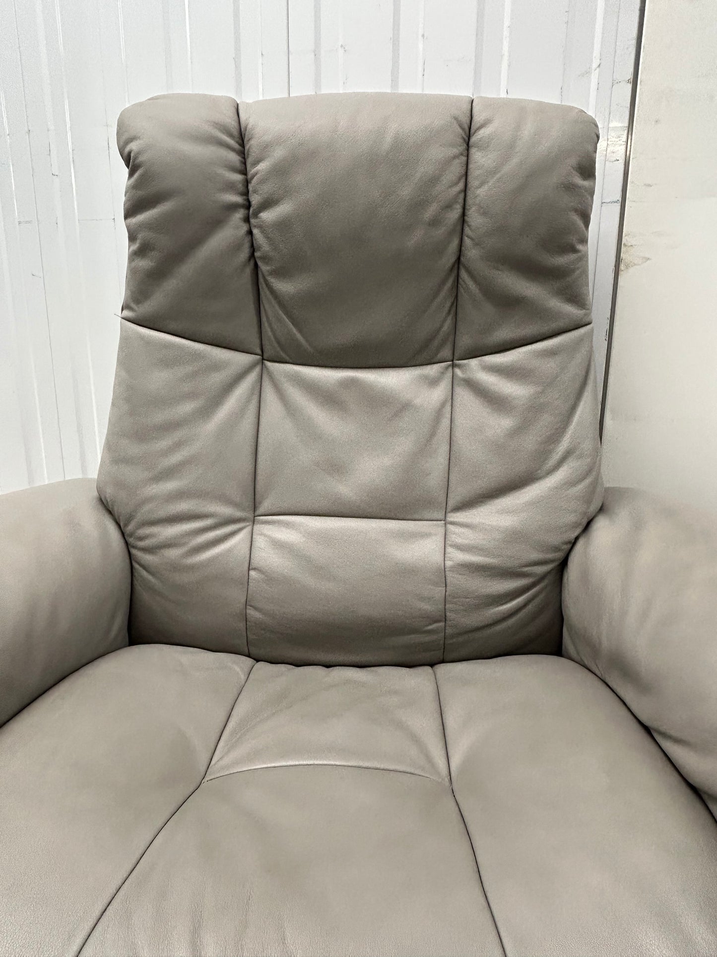 Ekornes Stressless Windsor Recliner Armchairs & Footstools Silver Grey Pair 2023 Pre-Loved