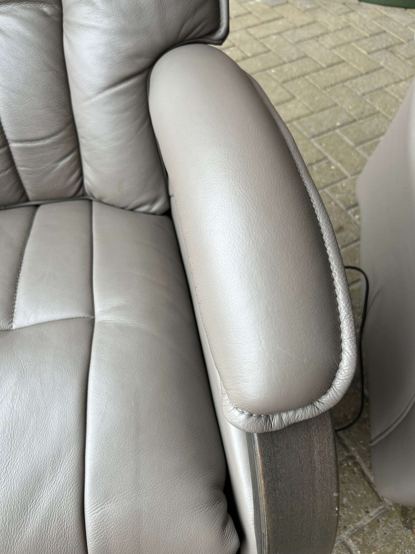 Himolla Mosel Maxi Leather Power Recline & Swivel Chair Integrated Footrest Pre-Loved