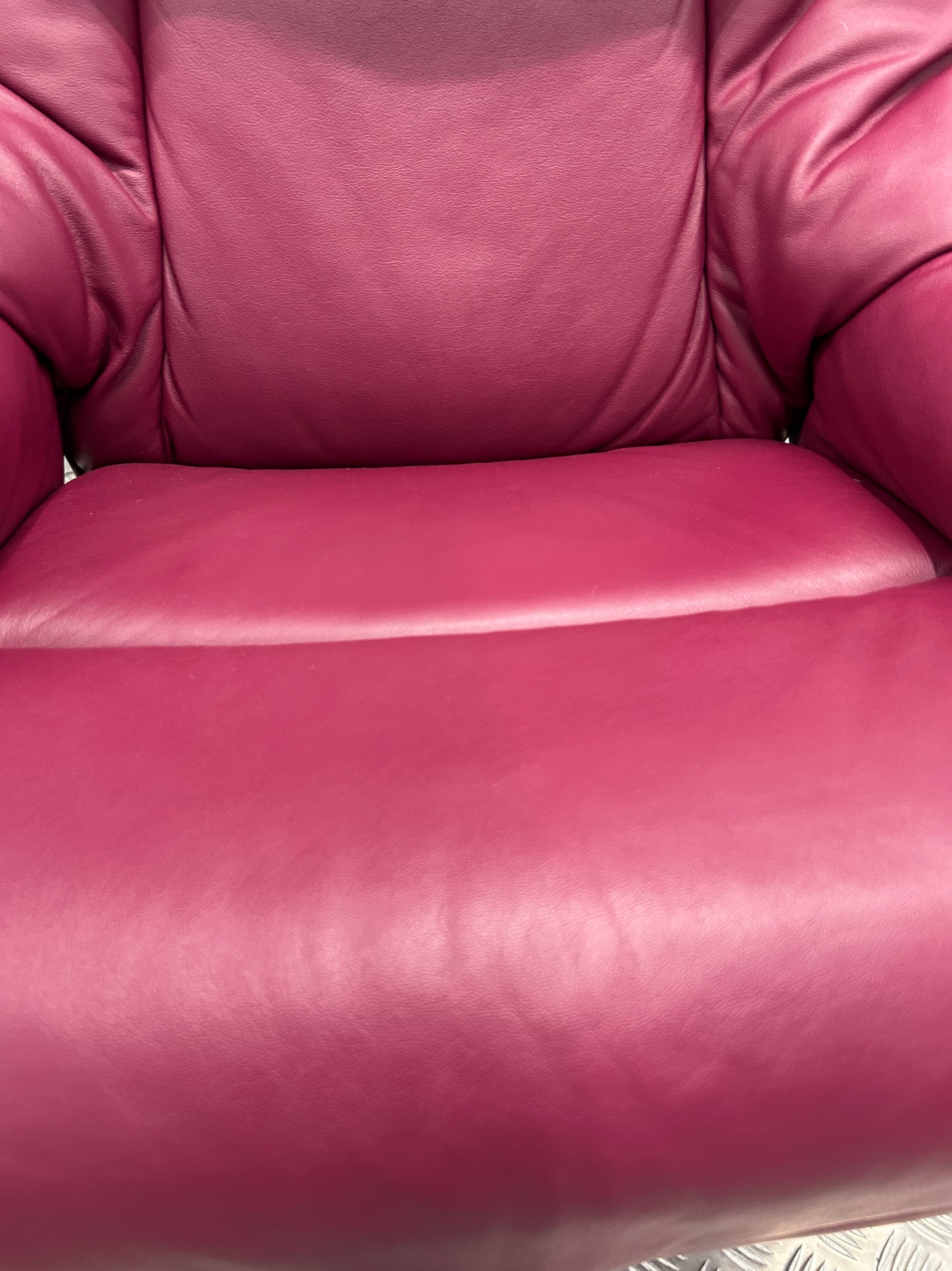 Ekornes Stressless Reno Medium Size Leather Power Recliner Armchair Pre-Loved