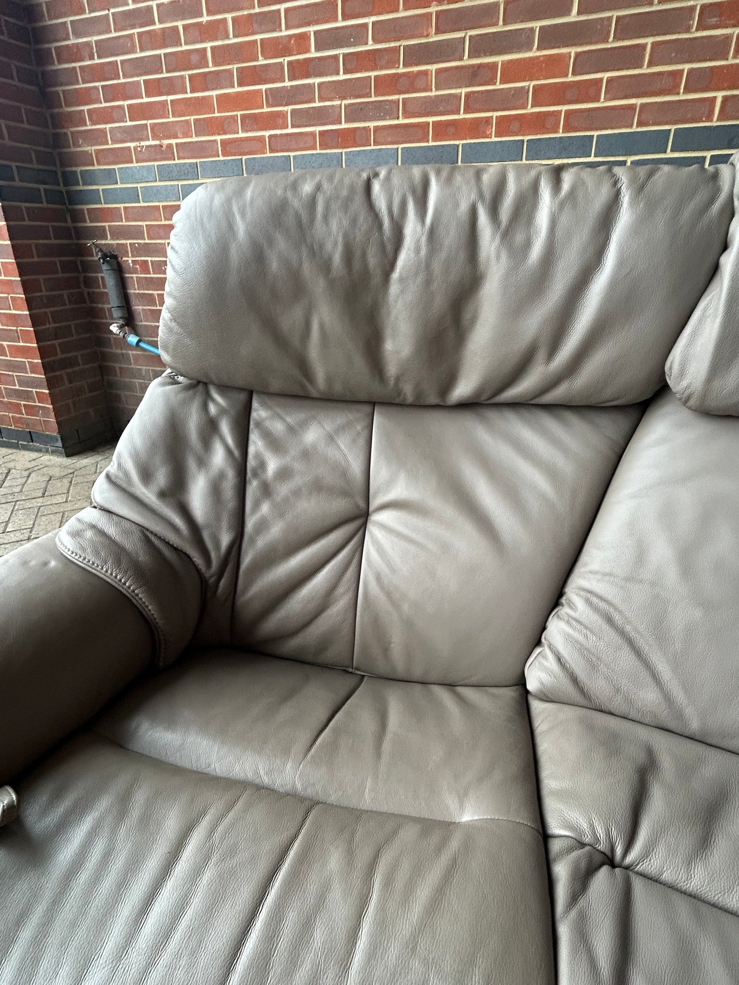 Himolla 3 Seater Curved Leather Recliner Sofa With Retractable Table Pre-Loved