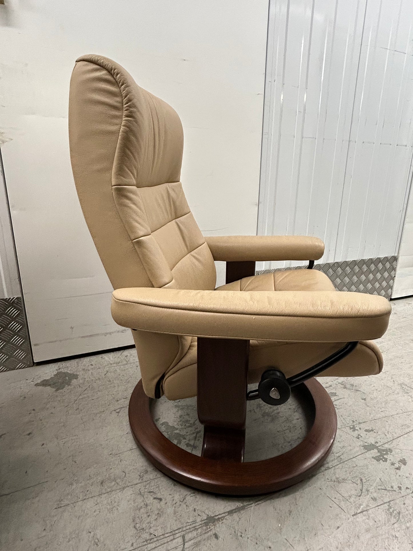 Ekornes Stressless Recline & Swivel Leather Chairs & Stool Pair Pre-Loved