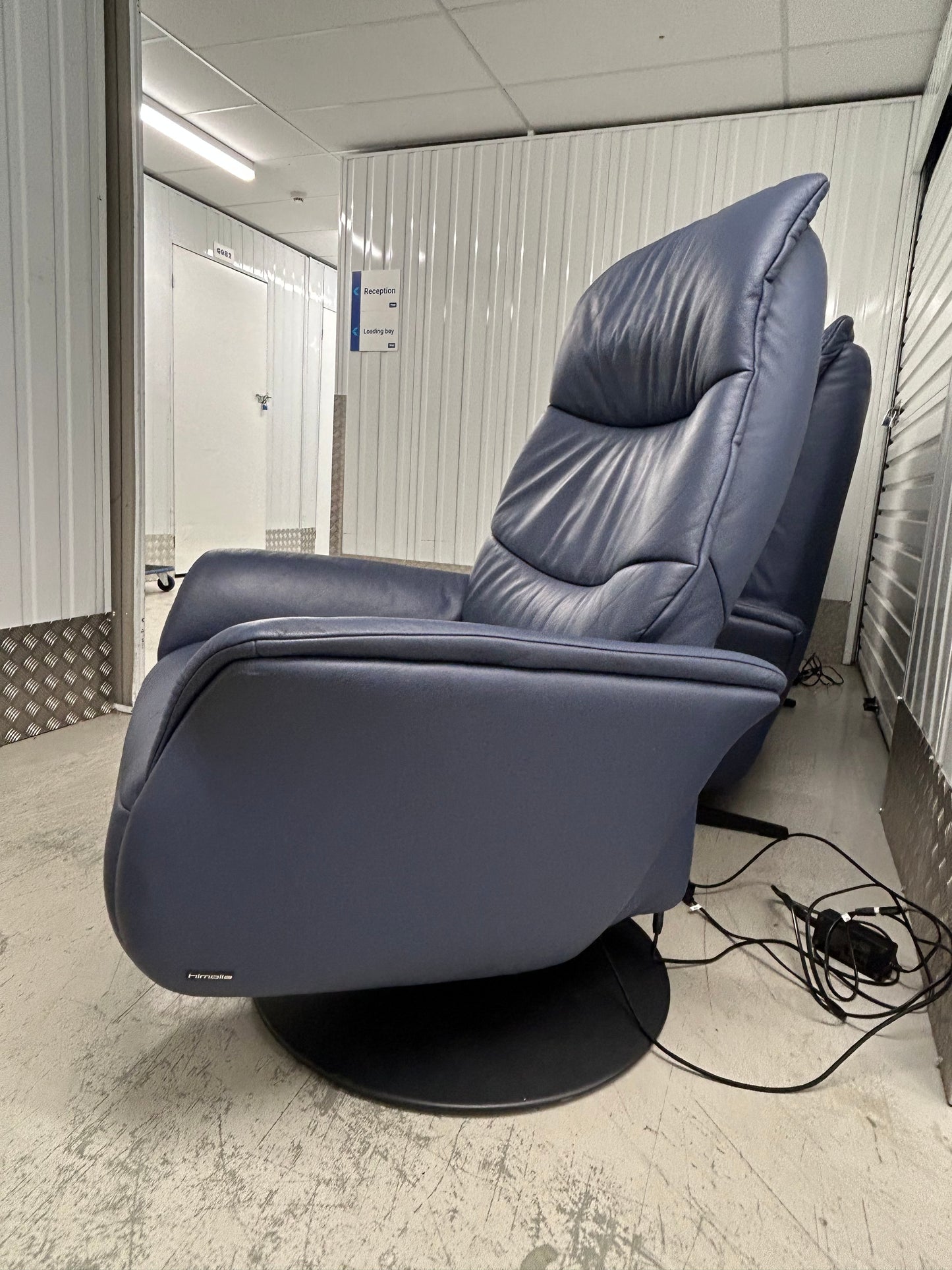 Himolla Azure Blue Leather Power Recliner Armchairs & Matching Fixed 2 Seater Sofa Pre-Loved