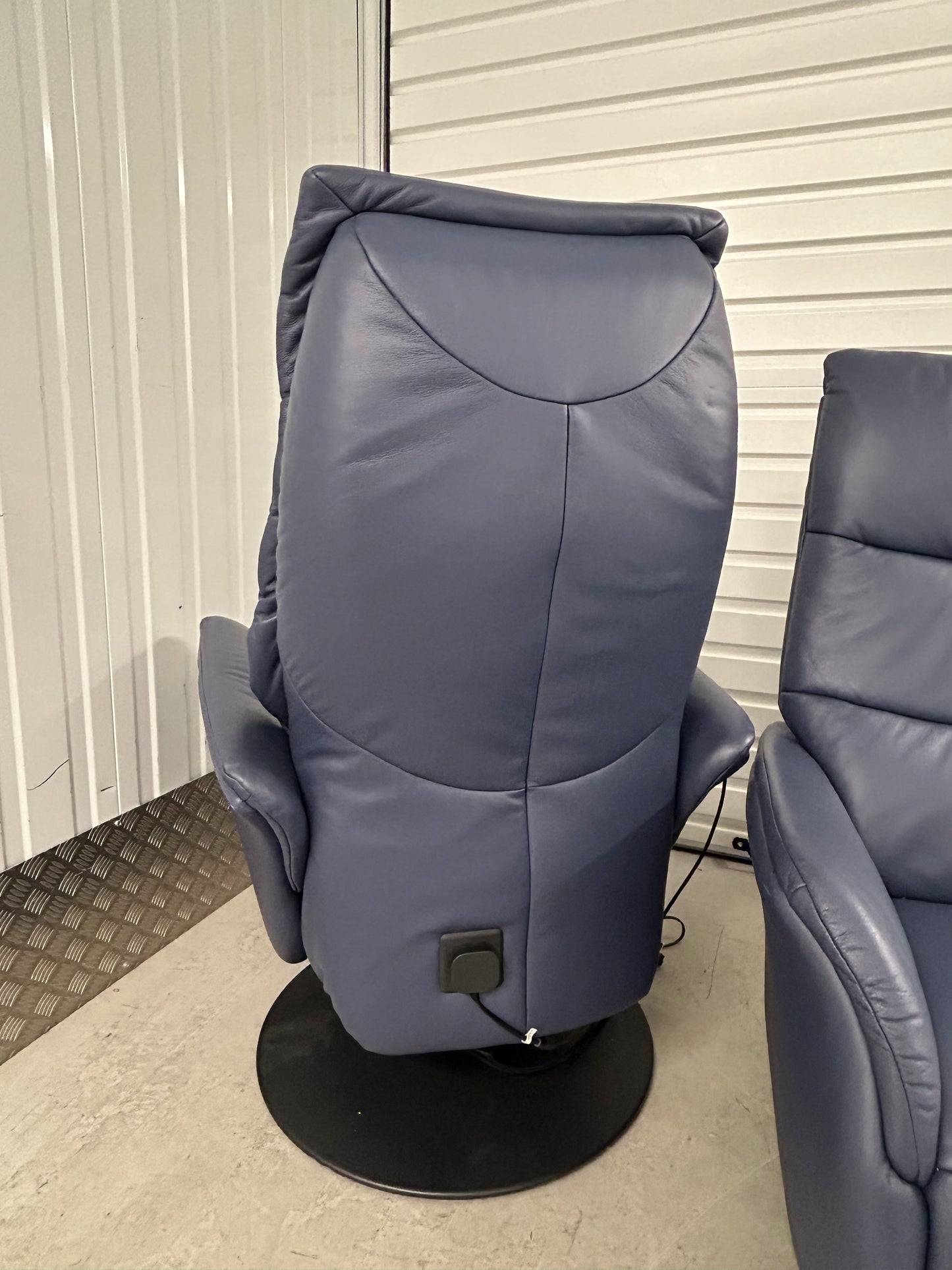 Himolla Azure Blue Leather Power Recliner Armchairs & Matching Fixed 2 Seater Sofa Pre-Loved