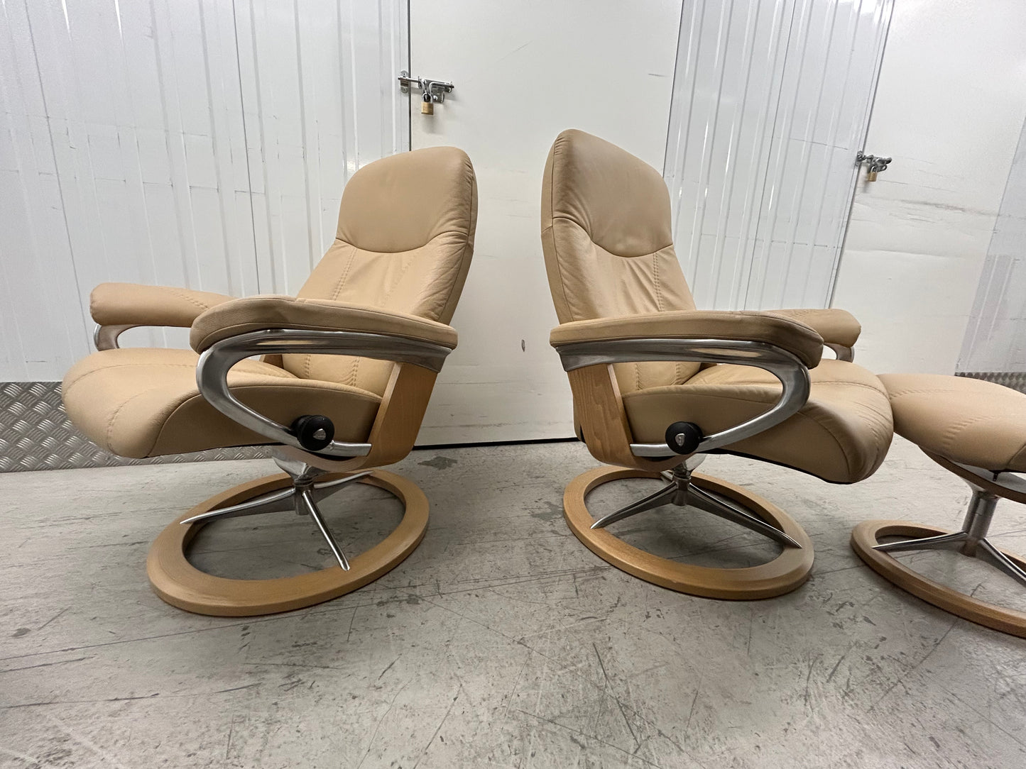 Ekornes Stressless Signature Consul Latte Leather Chairs & Stools Pair 1 Medium, 1 Large Pre-Loved