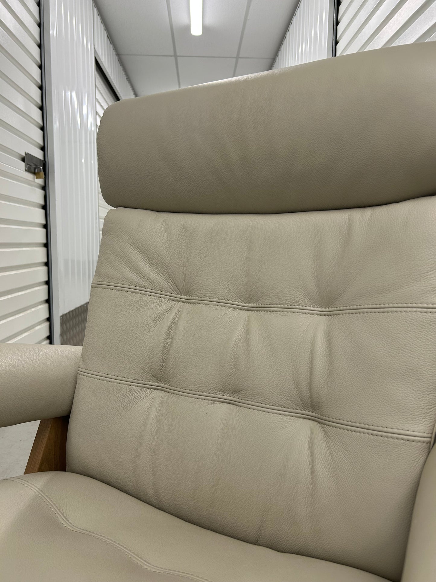 Ekornes Stressless Erik Grey Leather Recliner Chair & Stool Med New